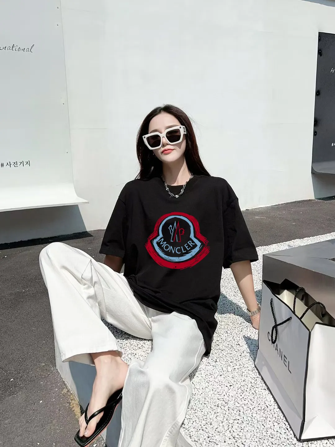 P140 [MONCLER] 2025FW short-sleeved T-shirt, LOGO printing, high-end 26s double yarn 300g fabric, heavy fabric, custom stretcher rib, same vat and dye, three standard complete, same style for men and women, color: black, white, size: S M L XL 2XL