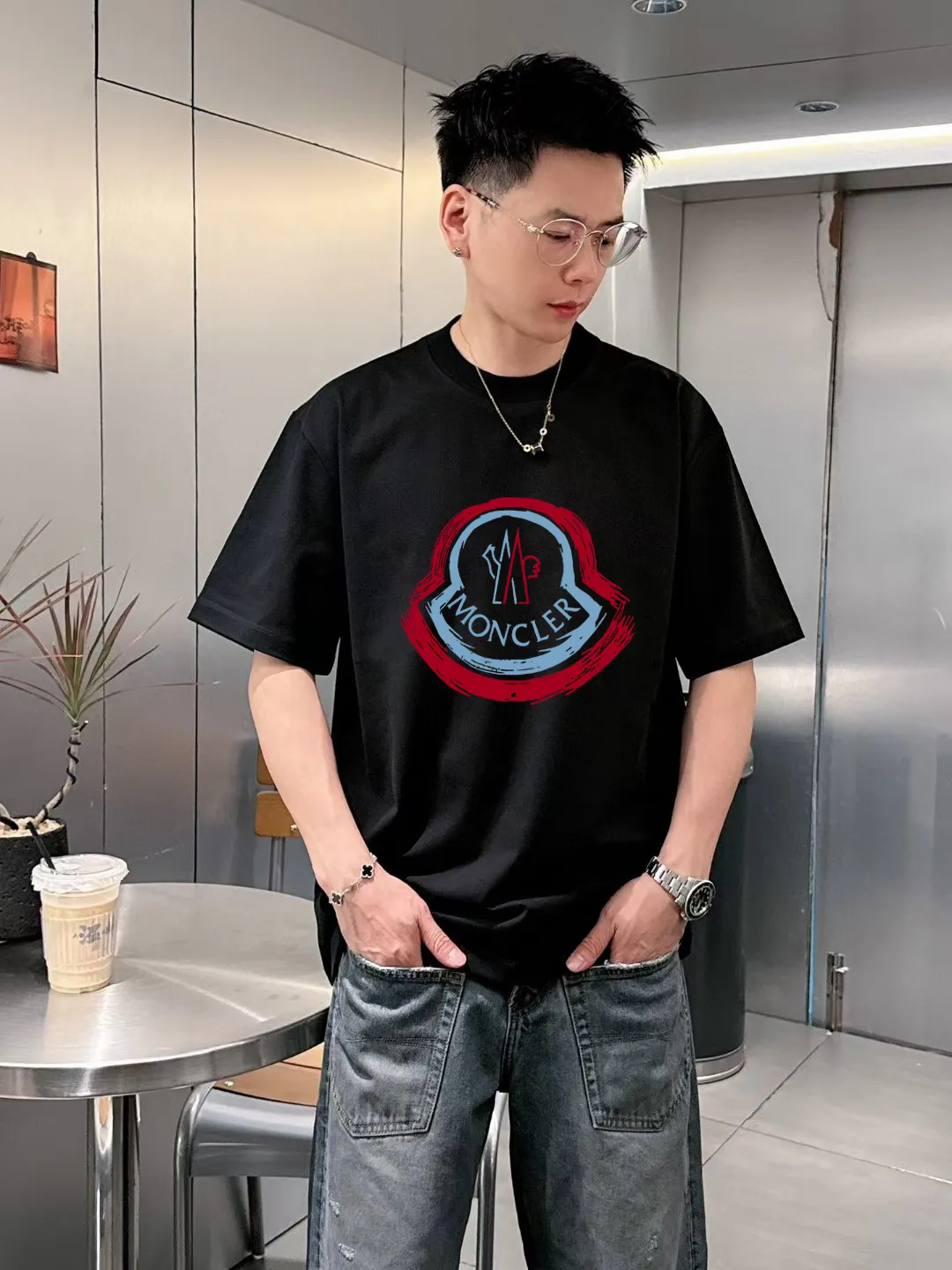 P140 [MONCLER] 2025FW short-sleeved T-shirt, LOGO printing, high-end 26s double yarn 300g fabric, heavy fabric, custom stretcher rib, same vat and dye, three standard complete, same style for men and women, color: black, white, size: S M L XL 2XL