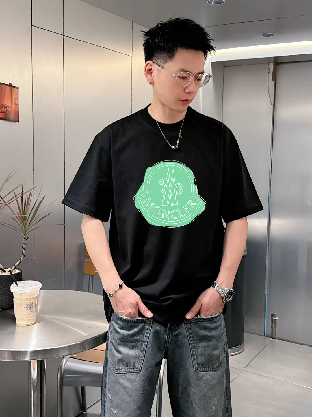 P140 🔥 [MONCLER] 2025FW short-sleeved T-shirt LOGO printing, high-end 26s double yarn 300g fabric, heavy fabric, custom stretcher rib, same vat and dye, complete three standards, same style for men and women, color: black, white, size: S M L XL 2XL