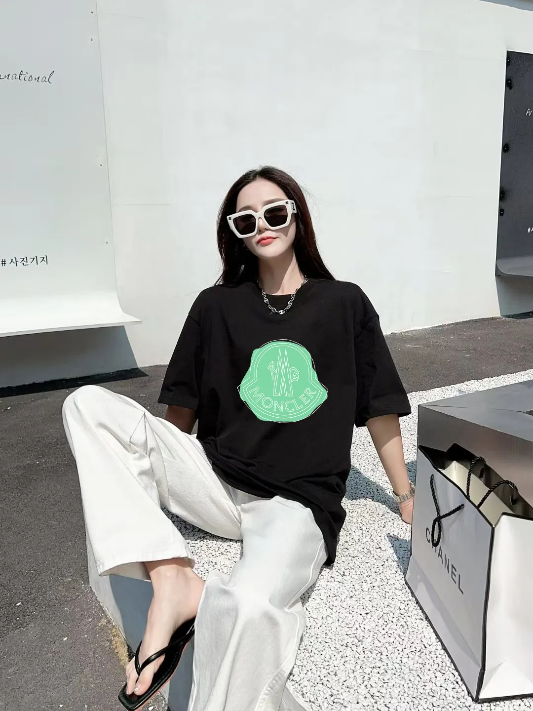 P140 🔥 [MONCLER] 2025FW short-sleeved T-shirt LOGO printing, high-end 26s double yarn 300g fabric, heavy fabric, custom stretcher rib, same vat and dye, complete three standards, same style for men and women, color: black, white, size: S M L XL 2XL