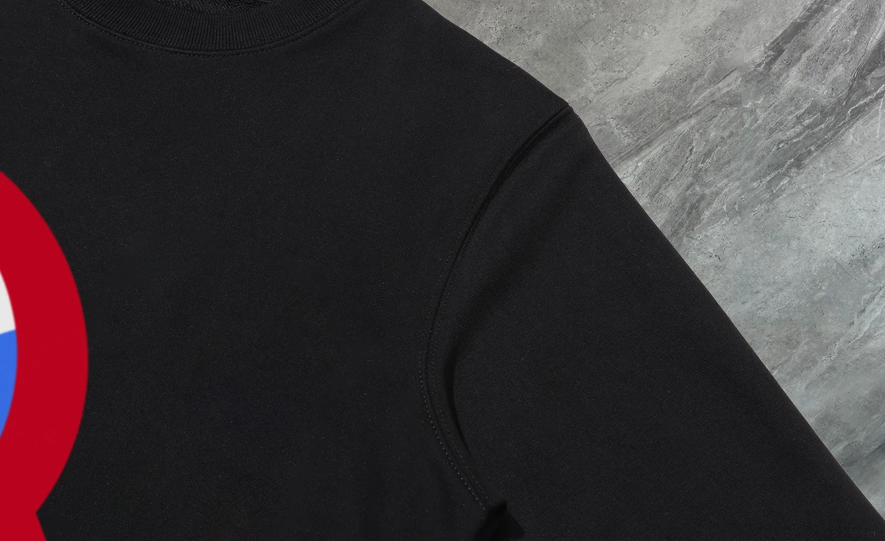 P210 High-version sweatshirt) [Long-term stock] 〖𝐌𝐎𝐍𝐂𝐋𝐄𝐑~Mask〗 Made of 440g heavy-weight fabric. It is different from the market currency. It can be matched with any variety and is properly handsome. 😎The whole dress is made of double waistcoats. The double waistcoats make the whole dress more three-dimensional. Not ordinary factories can do such fine work. 2025 Spring runway version of the T stage, on sale at the counter, round neck terry sweatshirt, high-end double-strand pure cotton, custom-made stretch ribs, dyed in the same vat, complete with three standards, matched with exquisite embroidered LOGO on the chest, simple and advanced, same style for men and women. Color: black, apricot, white, size: S M L XL 2XL