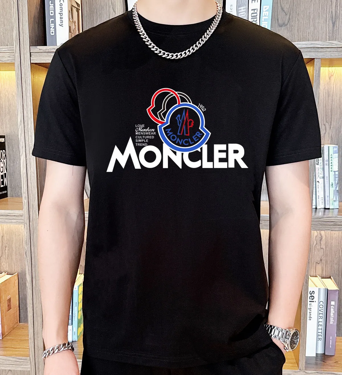 P290 Brand【MONCLER】2025 new men's short-sleeved shorts suit! Synchronous sales on the official website! High-end version on the market! It feels delicate and soft! Make you more comfortable to wear! The draped silhouette is awesome! Size: M-5XL (please state your height and weight when placing an order)