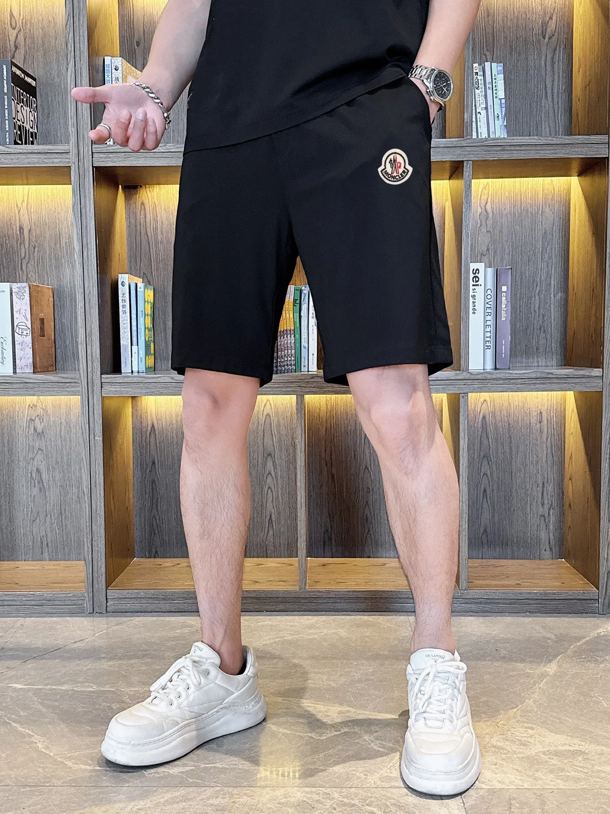 P290 Brand【MONCLER】2025 new men's short-sleeved shorts suit! Synchronous sales on the official website! High-end version on the market! It feels delicate and soft! Make you more comfortable to wear! The draped silhouette is awesome! Size: M-5XL (please state your height and weight when placing an order)
