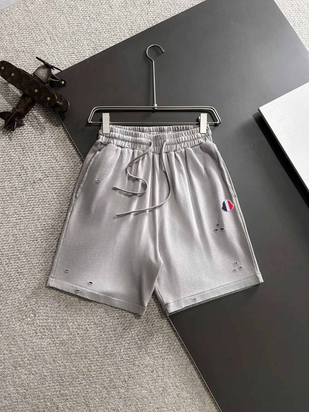 Next day shipping P460 MONCLER/Mongolian high quality 2025 spring and summer new casual heavy industry suit exclusively developed by yb! High quality production! Imported custom-made fabrics for foreign orders, with high breathability and comfort, impeccable details, brand element design concept, delicate and soft feel! It presents a casual cut and the upper body shape is great! On sale simultaneously on the official website! From a high-end men's positioning brand, the low-key luxury taste is irresistible! Exquisite workmanship and impeccable quality! The overall style is simple, fashionable and timeless, fully meeting the requirements of stylish and tasteful dressing! Size: S-XXL