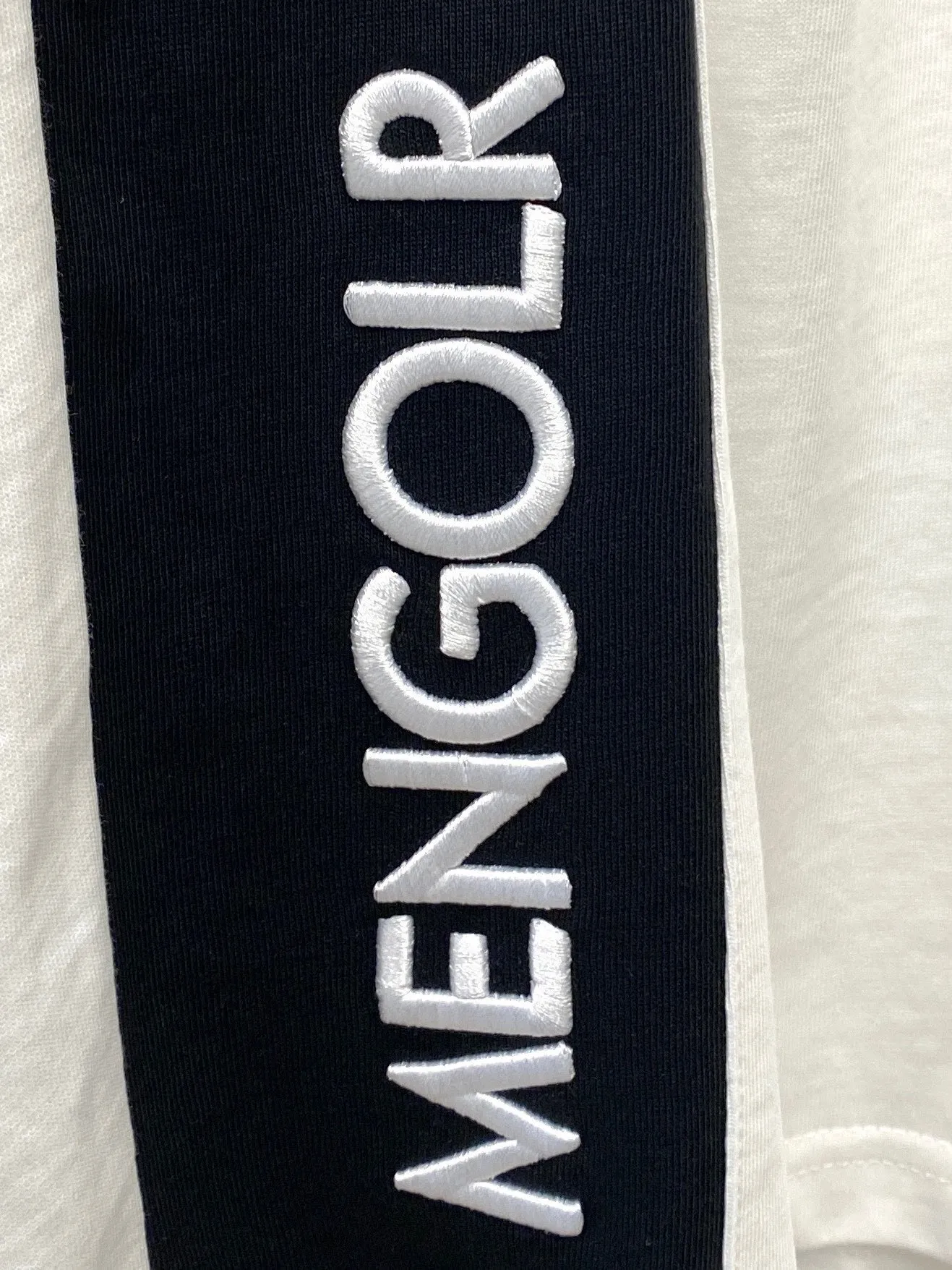 P570 Brand [MONCLER Mouth Covered] 2025 round neck short-sleeved shorts suit. The upper body of pure cotton fabric will not be stuffy. The smooth and comfortable skin-friendly effect is more breathable. The fabric has its own texture. Classic logo technology. A new interpretation from a unique angle. Fashionable and versatile choice! Size: M-3XL (maximum wear: 190 pounds)