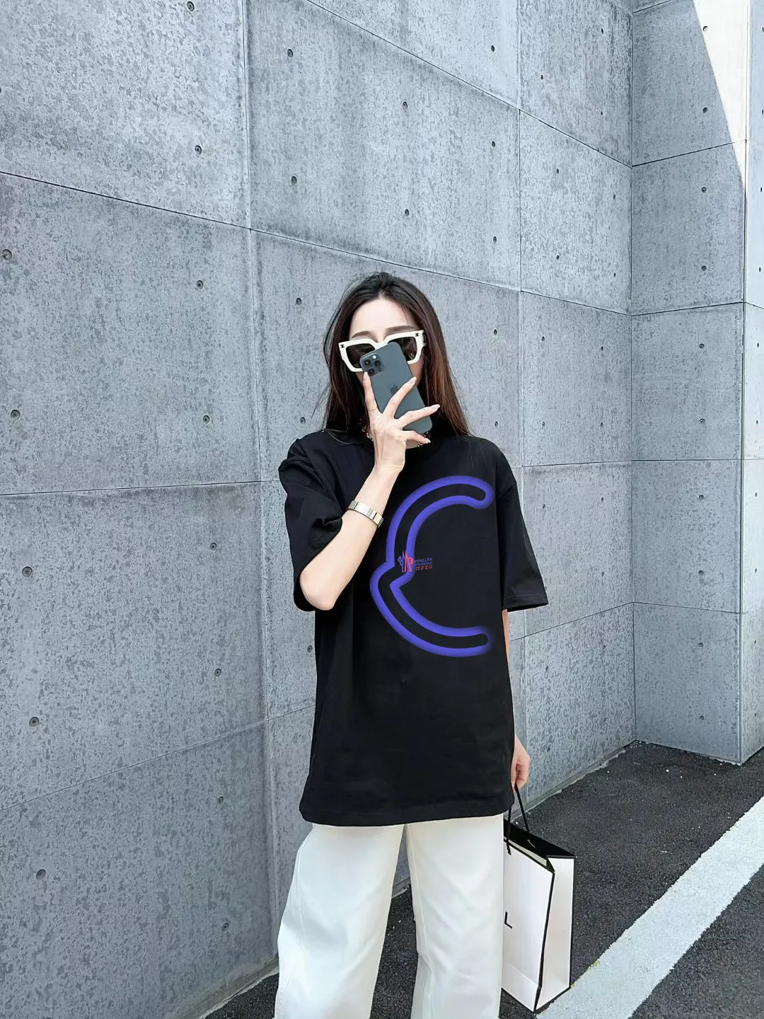 P140 [MONCLER] 2025FW short-sleeved T-shirt, badge + LOGO printing, high-end 26s double yarn 300g fabric, heavy fabric, custom stretch rib, same cylinder and dye, complete three standards, same style for men and women, color: black, white, size: S M L XL 2XL