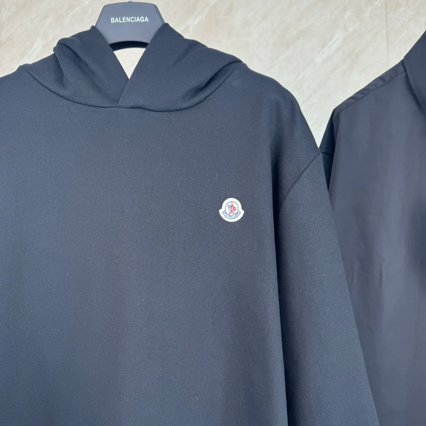 P390 MONCLER 25SS solid color logo patch hooded pullover long-sleeved sweatshirt size s m l xl