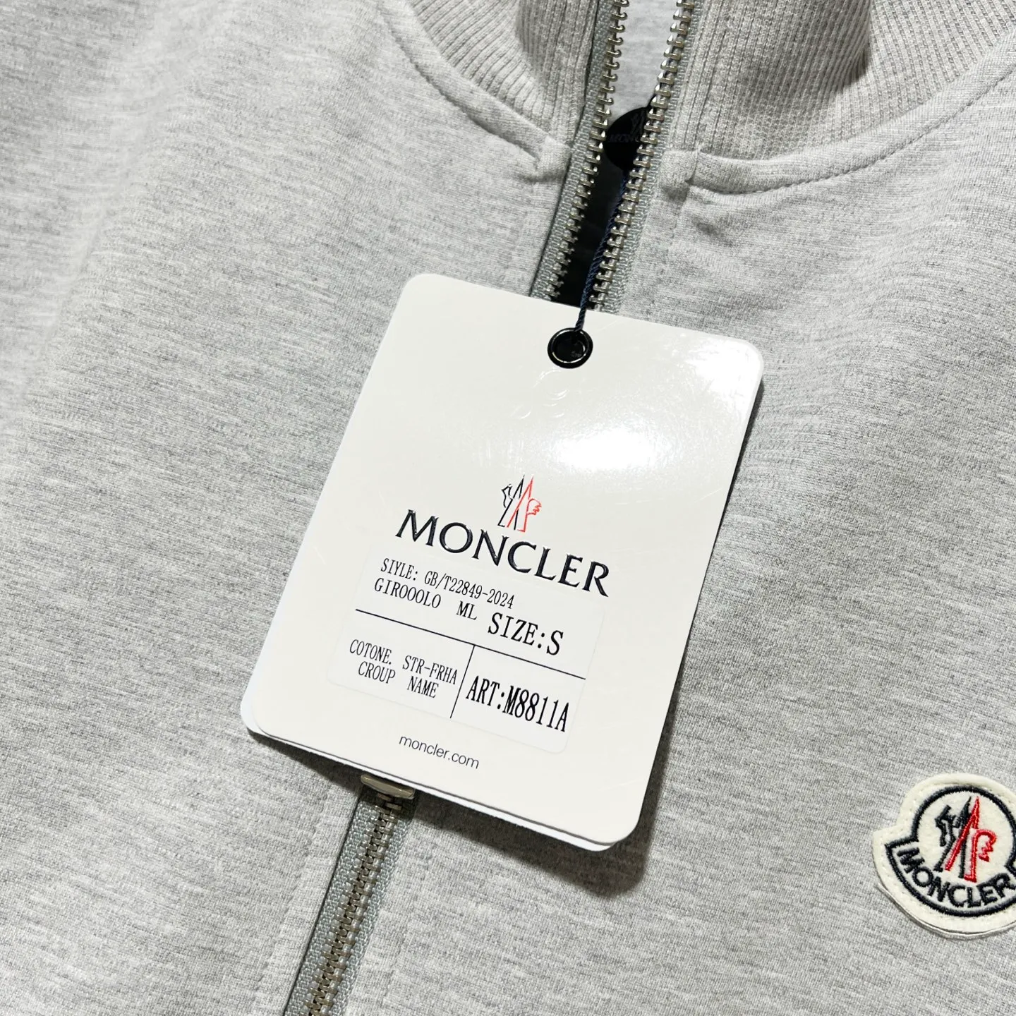 P270 MONCLER/Mask Customized fabric suit zipper jacket Simple side webbing splicing craftsmanship brand chapter logo Official synchronization High version High quality Fashion personality Versatile trend Pure original quality Original fabric Hang tag Collar label Washed wheat Complete with three standards Color: Black. Blue. Gray. Size: S-2XL