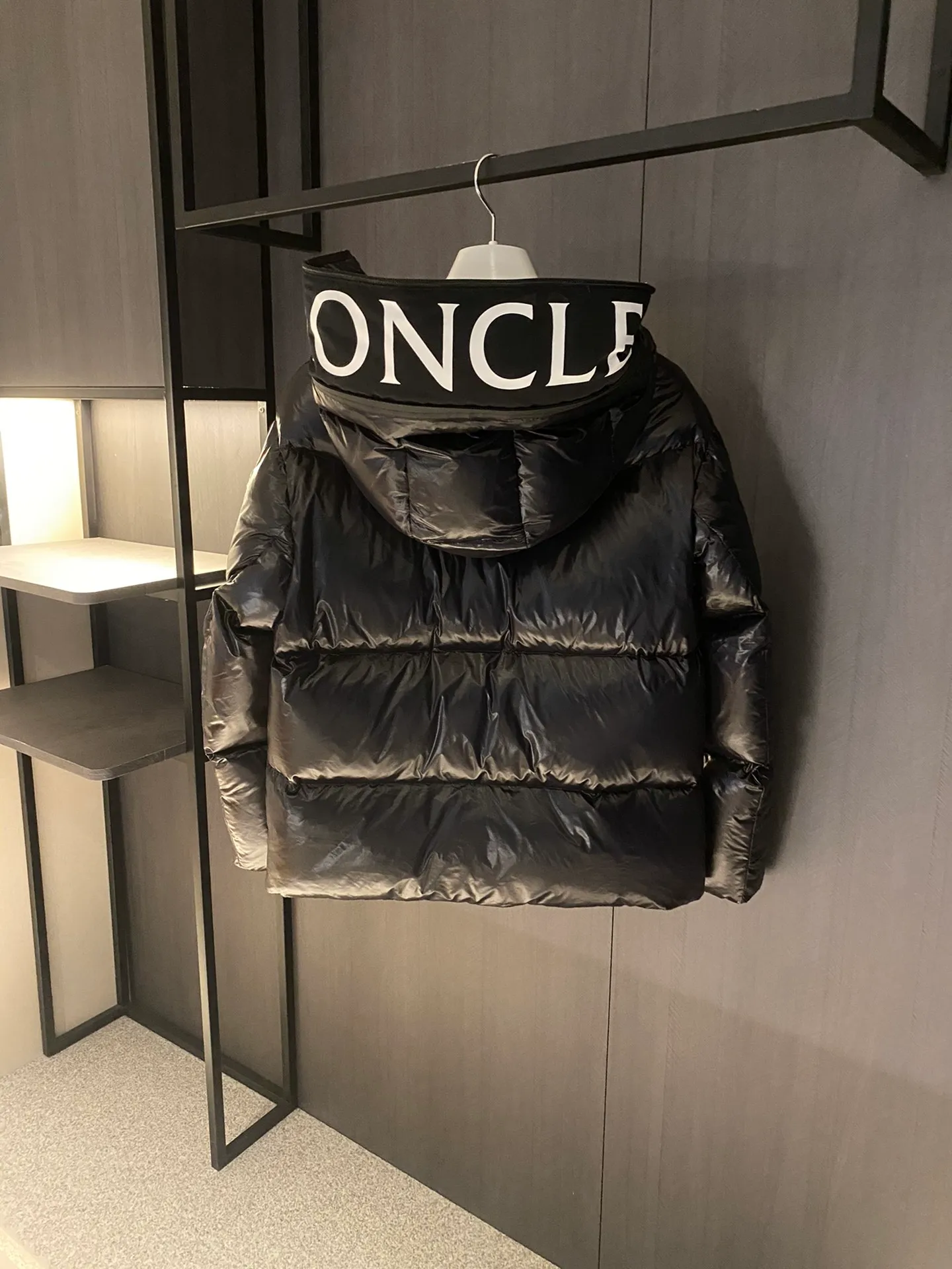 P1000 [moncler] M's new autumn and winter Huppe series women's short down jacket, original custom-made weatherproof nylon fabric, the brim design can be opened to classic logo design, the cuffs are equipped with zippers to change the shape at will, the new national standard 90 goose down filling inside, first-class down filling, high version, 1234