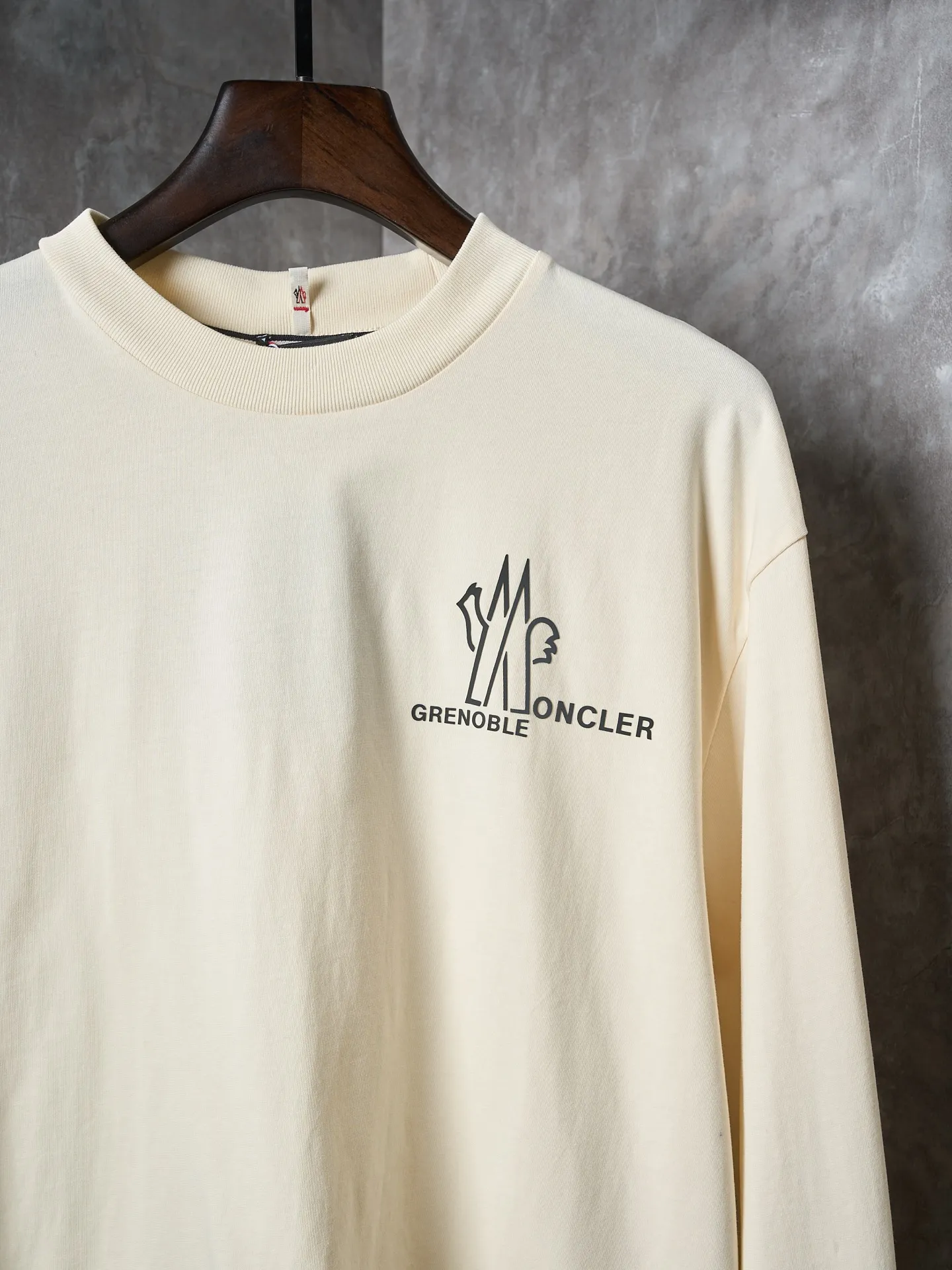 P350 Actual hanging auction] MONCLER/muzzled cotton round neck logo spliced ​​long-sleeved T-shirt [Ready stock] S M L