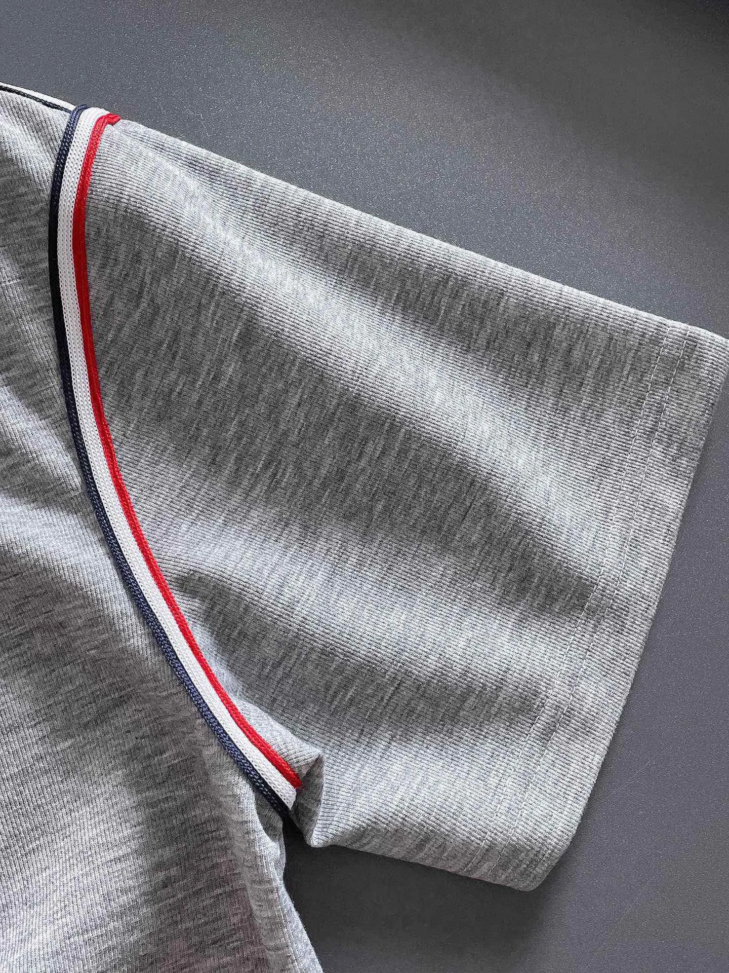 P560 Brand [MONCLER Mouth Covered] 2025 round neck short-sleeved shorts suit. The pure cotton fabric upper body will not be stuffy, the smooth and comfortable skin-friendly effect is more breathable, the fabric has its own texture, classic logo technology, a new interpretation from a unique angle, the first choice for fashion and versatility! Size: M-3XL (maximum wear: 190 pounds)