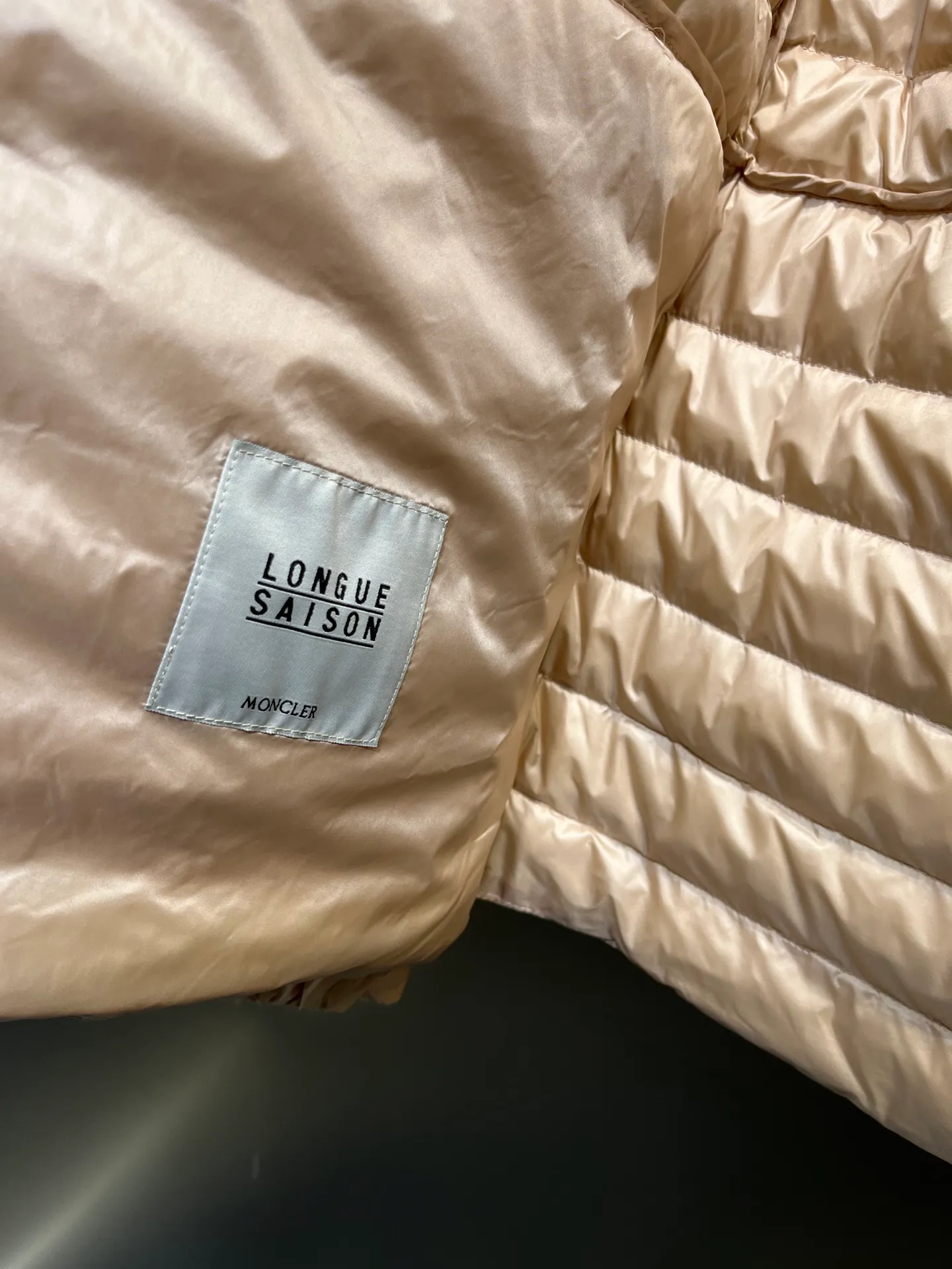 P660 moncler raie 🌟 Lightweight hooded parka down jacket with hanging effect😍 90 national standard large white duck down, 200 grams of down filling, two layers of anti-run velvet gallbladder, exquisite hardware and exquisite workmanship size: 1234