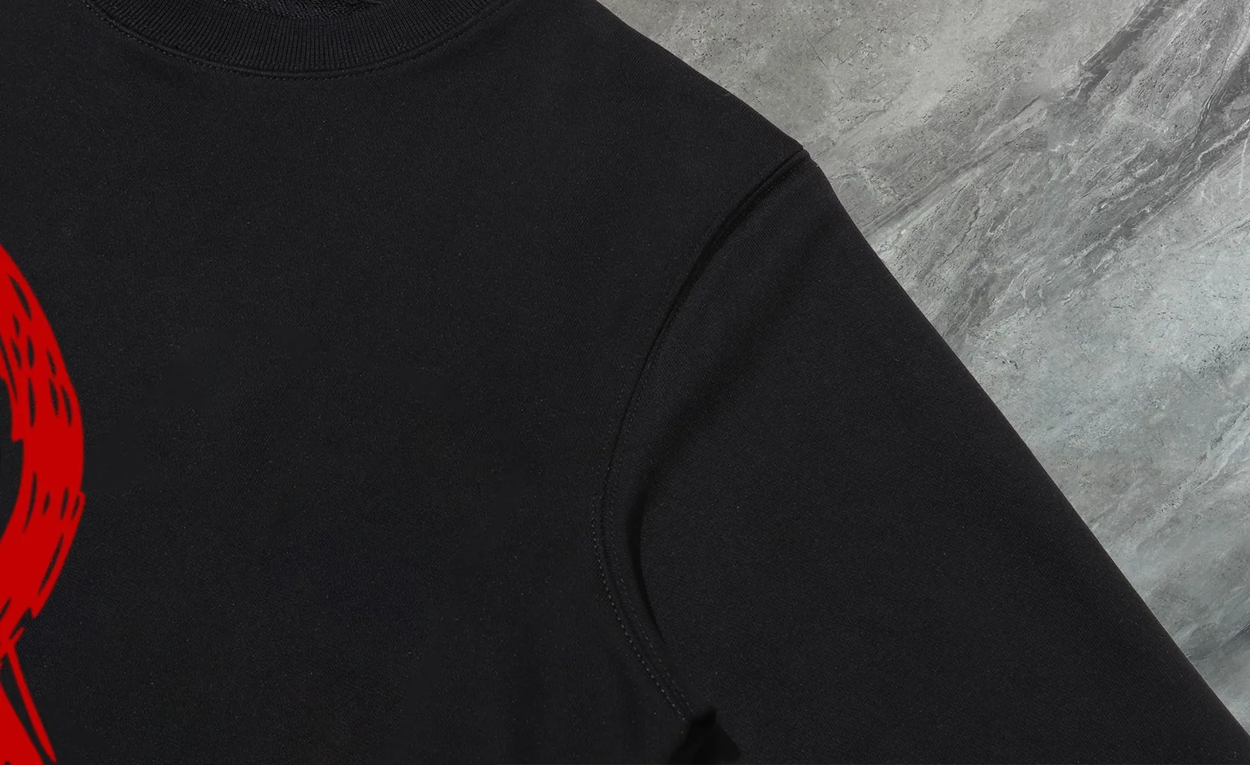 P210 High-version sweatshirt) [Long-term stock] 〖𝐌𝐎𝐍𝐂𝐋𝐄𝐑~Mask〗 Made of 440g heavy-weight fabric. It is different from the market currency. It can be matched with any variety and is properly handsome. 😎The whole dress is made of double waistcoats. The double waistcoats make the whole dress more three-dimensional. Not ordinary factories can do such fine work. 2025 Spring runway version of the T stage, on sale at the counter, round neck terry sweatshirt, high-end double-strand pure cotton, custom-made stretch ribs, dyed in the same vat, complete with three standards, matched with exquisite embroidered LOGO on the chest, simple and advanced, same style for men and women. Color: black, apricot, white, size: S M L XL 2XL