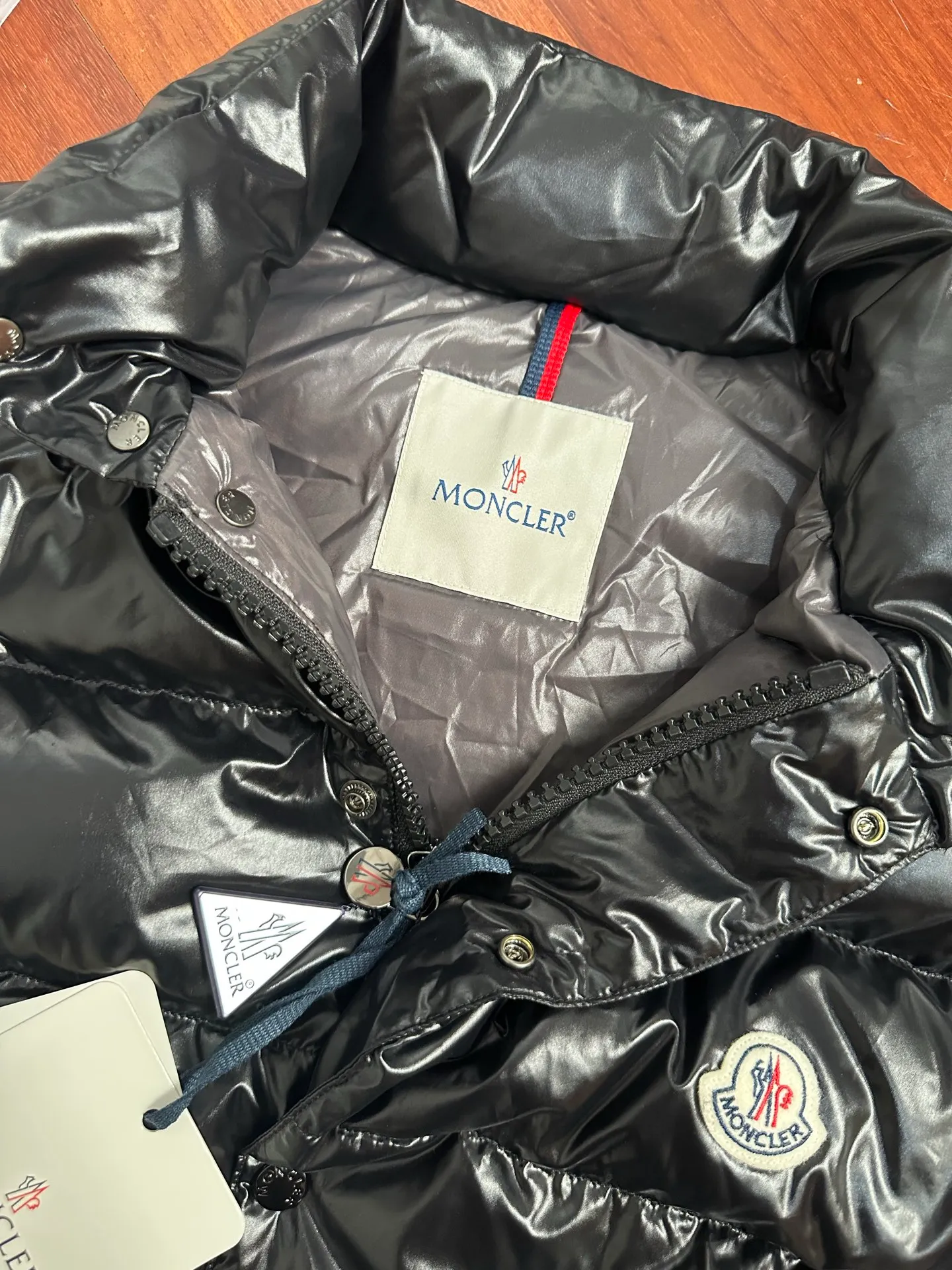 P680 💰Moncler/moncler/muzzle/down jacket/thick vest/classic Tibb down vest 2021 new national standard 95 plain white duck down has passed the inspection (reprint and change to 90). Very little feather bone. Silk. Cut it to pieces. Customized nylon calendered fabric (nylon). High-tech precision wiring. Every line is straight. Original No. 10 front chest chain. Original hardware buttons with logo, dual-chip sensor: washable mark/cashmere label, contains 400 double-layer coated gallbladder anti-velvet sleeves, pure cashmere original customization, top-quality embroidery, real cashmere, cashmere label closest to the genuine product (rejecting fake cashmere/anti-cashmere at first glance) Color: black Size: 1-5 yards (80-180 pounds)