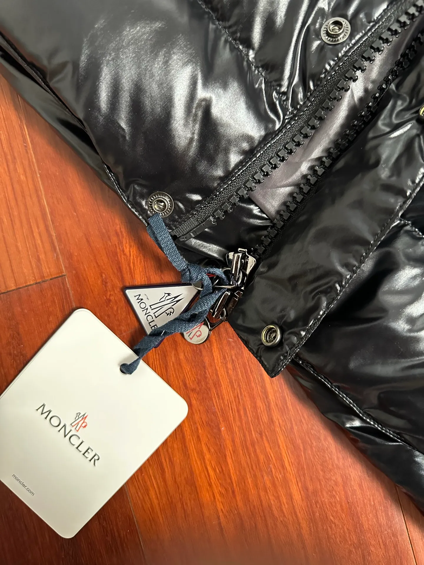 P680 💰Moncler/moncler/muzzle/down jacket/thick vest/classic Tibb down vest 2021 new national standard 95 plain white duck down has passed the inspection (reprint and change to 90). Very little feather bone. Silk. Cut it to pieces. Customized nylon calendered fabric (nylon). High-tech precision wiring. Every line is straight. Original No. 10 front chest chain. Original hardware buttons with logo, dual-chip sensor: washable mark/cashmere label, contains 400 double-layer coated gallbladder anti-velvet sleeves, pure cashmere original customization, top-quality embroidery, real cashmere, cashmere label closest to the genuine product (rejecting fake cashmere/anti-cashmere at first glance) Color: black Size: 1-5 yards (80-180 pounds)