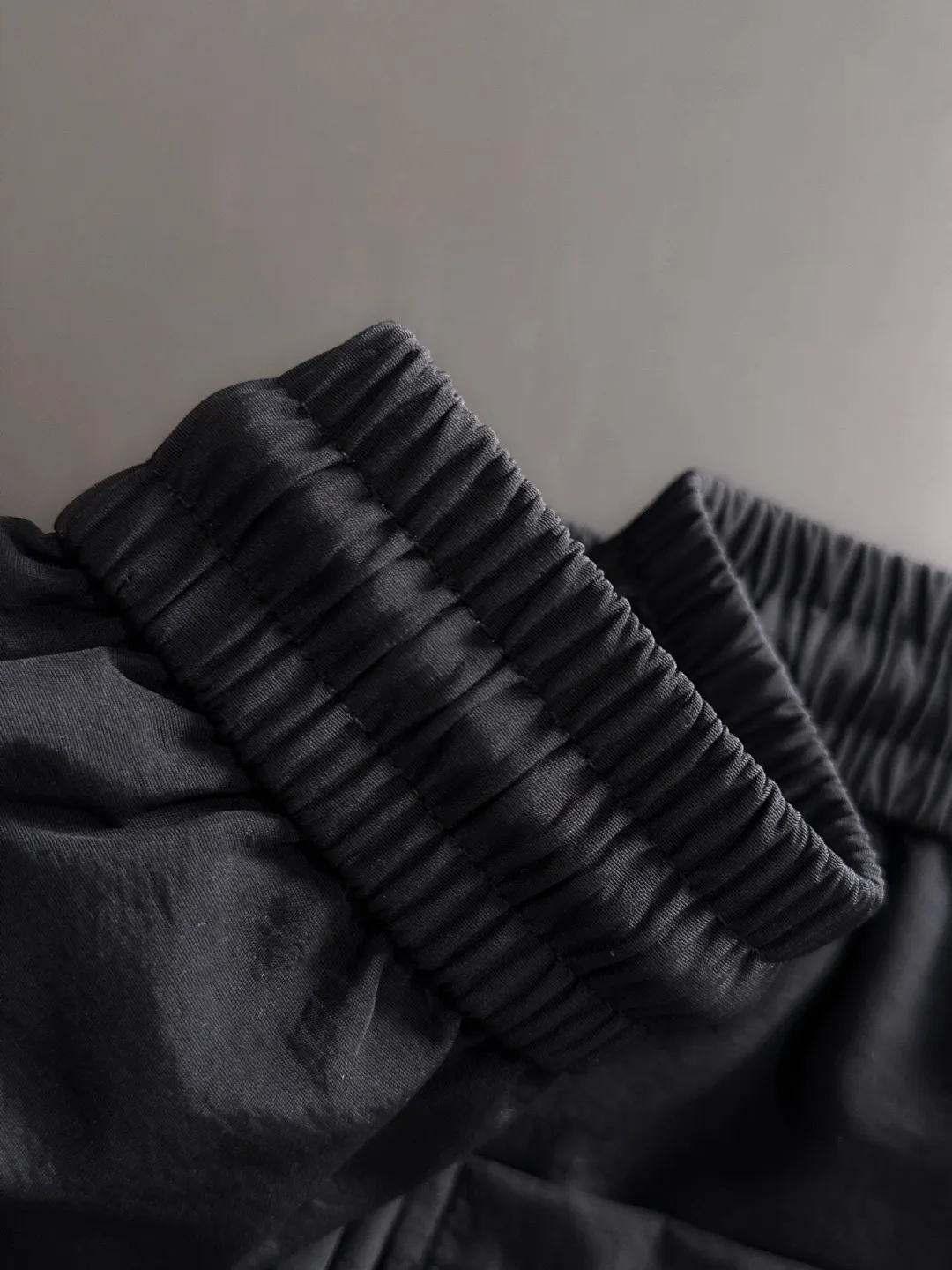 Next day shipment P360 MONCLER/Mongoose Exclusive first release of 25ss autumn and winter new high-quality trousers Compare real-life details at will A perfect choice for autumn and winter, a must-have item. Sizes: M to 3XL (please state your height and weight when placing an order)