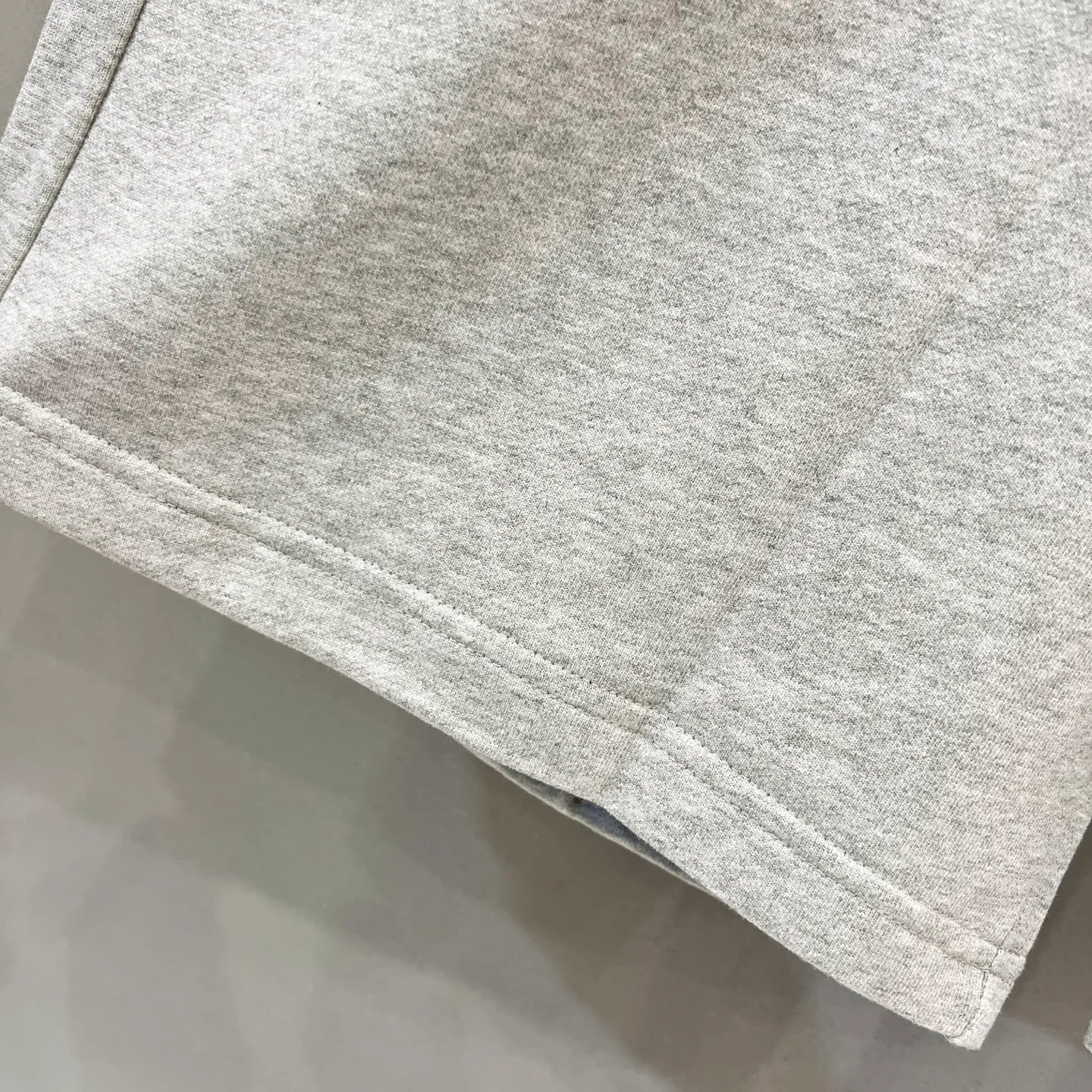 P190 MONCLER/muzzle pure cotton terry tripe fabric shorts, silicone letter LOGO, nylon pocket design process logo, official synchronization, high version, high quality, fashionable personality, versatile trend, pure original quality, original fabric, tag, collar label, washed wheat, complete three standards, color: black, gray. Size: S-XL