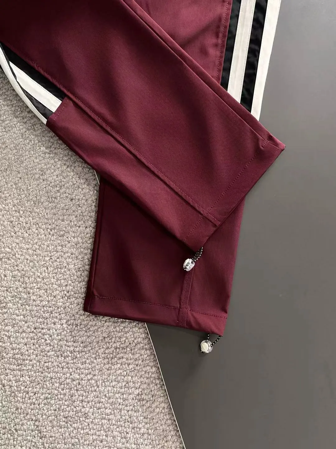 Next day shipping P720 MONCLER/Balenciaga high quality 2025 autumn and winter new casual heavy industry suit exclusively developed by yb! High quality production! The top version of the trading company channel order, external orders for imported custom fabrics, high breathability and comfort, impeccable details, absolutely worth buying! This type of suit is also a must-have for lazy people. You don’t have to think about how to match it, you can just get it in one set! Brand element design concept, delicate and soft feel! It presents a casual cut and the upper body shape is great! On sale simultaneously on the official website! From a high-end men's positioning brand, the low-key luxury taste is irresistible! Exquisite workmanship and impeccable quality! The overall style is simple, fashionable and timeless, fully meeting the requirements of stylish and tasteful dressing! Size: M to 5XL (or state your height and weight when placing an order)