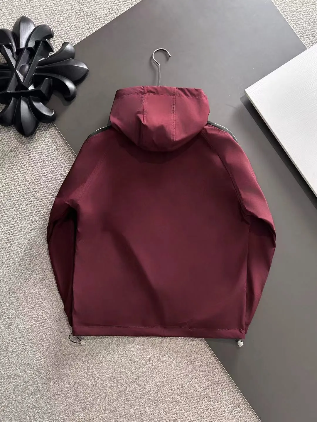 Next day shipping P720 MONCLER/Balenciaga high quality 2025 autumn and winter new casual heavy industry suit exclusively developed by yb! High quality production! The top version of the trading company channel order, external orders for imported custom fabrics, high breathability and comfort, impeccable details, absolutely worth buying! This type of suit is also a must-have for lazy people. You don’t have to think about how to match it, you can just get it in one set! Brand element design concept, delicate and soft feel! It presents a casual cut and the upper body shape is great! On sale simultaneously on the official website! From a high-end men's positioning brand, the low-key luxury taste is irresistible! Exquisite workmanship and impeccable quality! The overall style is simple, fashionable and timeless, fully meeting the requirements of stylish and tasteful dressing! Size: M to 5XL (or state your height and weight when placing an order)