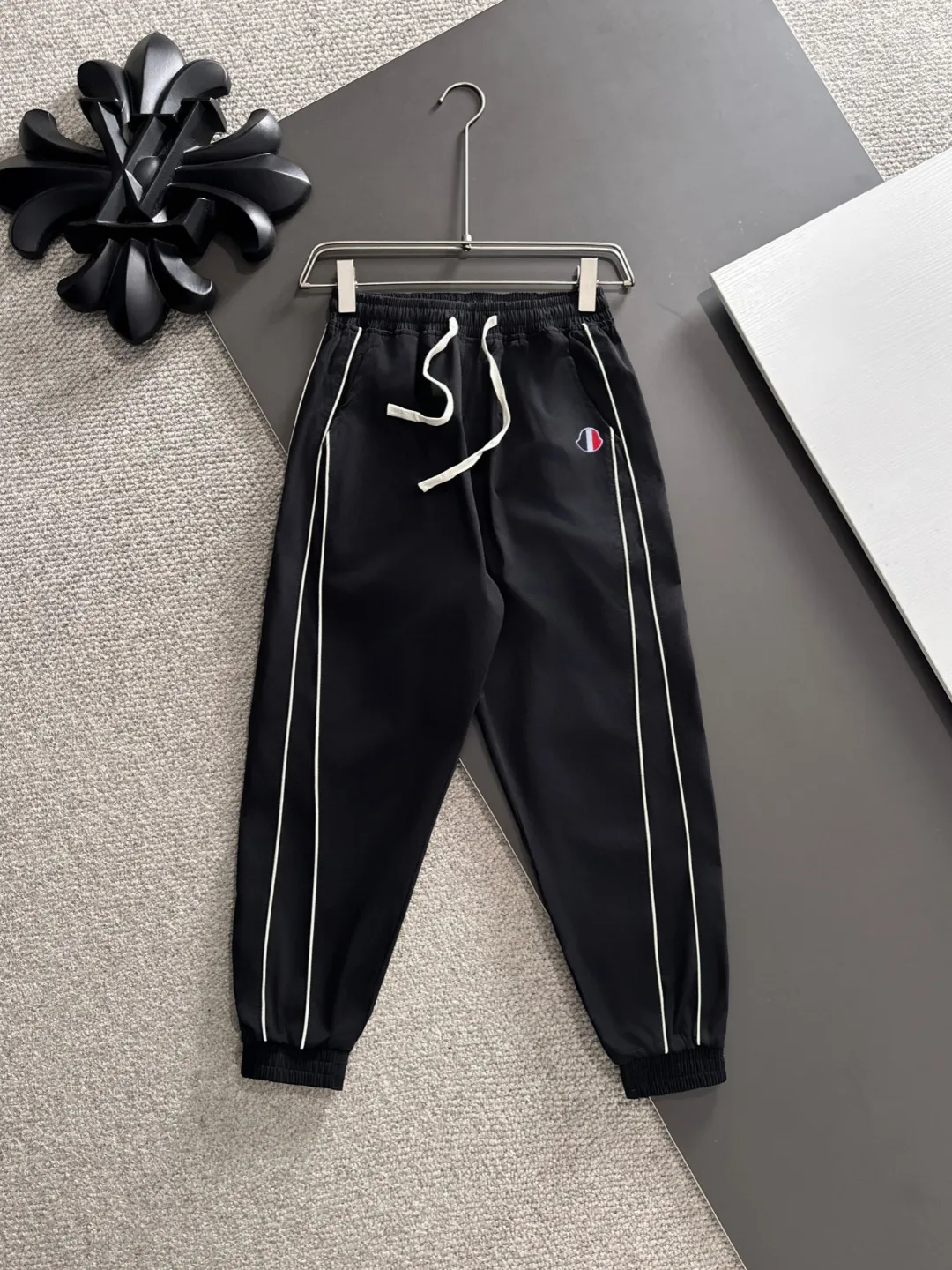 Next day shipping P720 MONCLER/Mongolian high quality 2025 autumn and winter new casual heavy industry suit exclusively developed by yb! High quality production! The top version of the trading company channel order, external orders for imported custom fabrics, high breathability and comfort, impeccable details, absolutely worth buying! This type of suit is also a must-have for lazy people. You don’t have to think about how to match it, you can just get it in one set! Brand element design concept, delicate and soft feel! It presents a casual cut and the upper body shape is great! On sale simultaneously on the official website! From a high-end men's positioning brand, the low-key luxury taste is irresistible! Exquisite workmanship and impeccable quality! The overall style is simple, fashionable and timeless, fully meeting the requirements of stylish and tasteful dressing! Size: M to 5XL (or state your height and weight when placing an order)