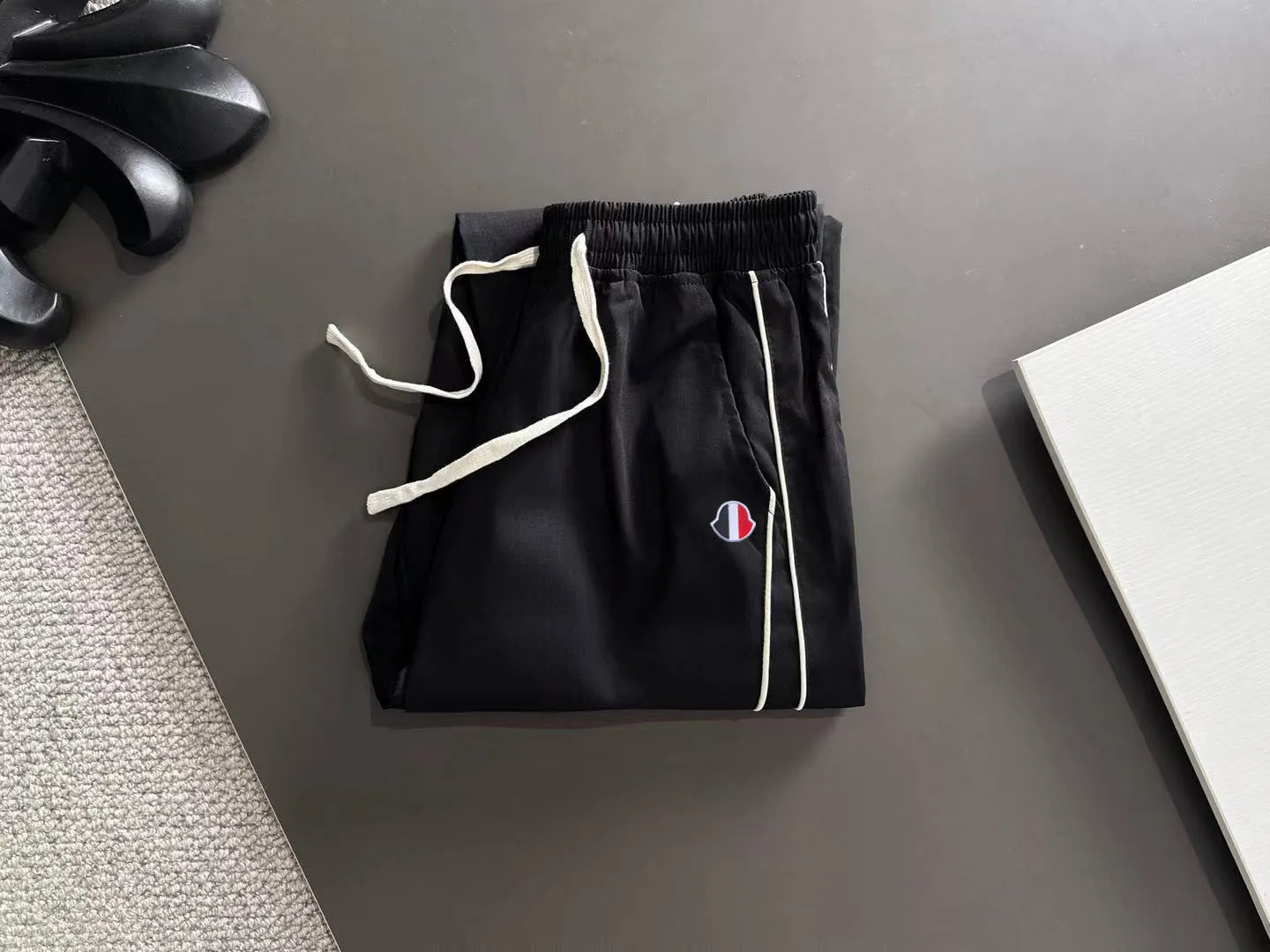 Next day shipping P720 MONCLER/Mongolian high quality 2025 autumn and winter new casual heavy industry suit exclusively developed by yb! High quality production! The top version of the trading company channel order, external orders for imported custom fabrics, high breathability and comfort, impeccable details, absolutely worth buying! This type of suit is also a must-have for lazy people. You don’t have to think about how to match it, you can just get it in one set! Brand element design concept, delicate and soft feel! It presents a casual cut and the upper body shape is great! On sale simultaneously on the official website! From a high-end men's positioning brand, the low-key luxury taste is irresistible! Exquisite workmanship and impeccable quality! The overall style is simple, fashionable and timeless, fully meeting the requirements of stylish and tasteful dressing! Size: M to 5XL (or state your height and weight when placing an order)