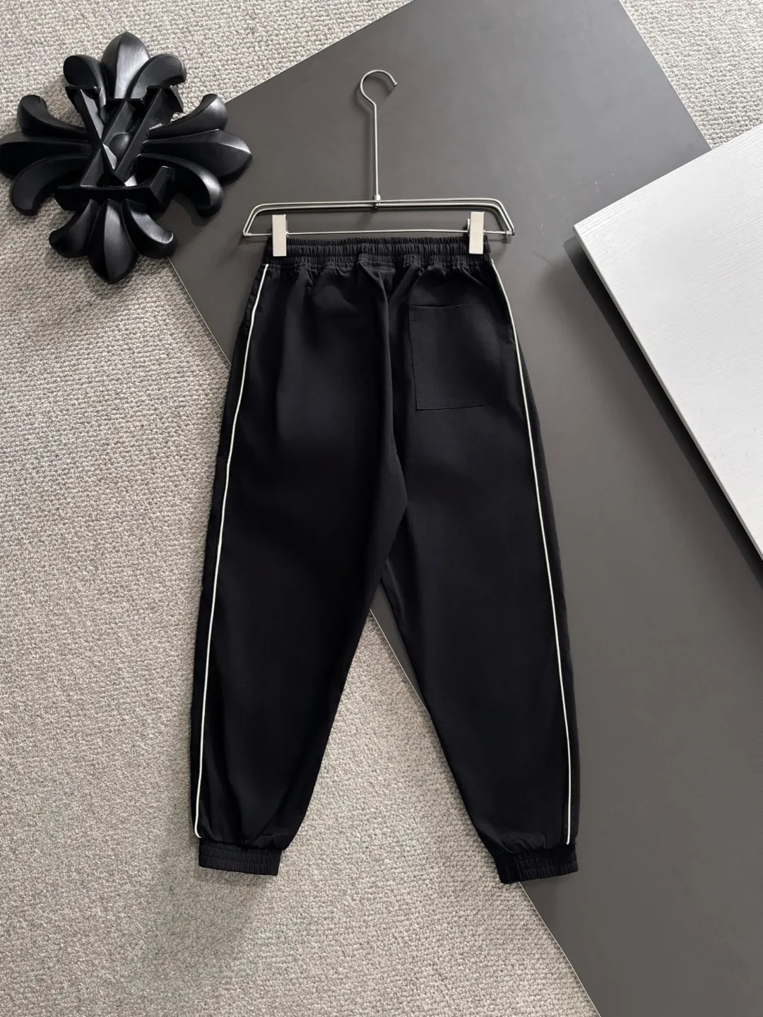 Next day shipping P720 MONCLER/Mongolian high quality 2025 autumn and winter new casual heavy industry suit exclusively developed by yb! High quality production! The top version of the trading company channel order, external orders for imported custom fabrics, high breathability and comfort, impeccable details, absolutely worth buying! This type of suit is also a must-have for lazy people. You don’t have to think about how to match it, you can just get it in one set! Brand element design concept, delicate and soft feel! It presents a casual cut and the upper body shape is great! On sale simultaneously on the official website! From a high-end men's positioning brand, the low-key luxury taste is irresistible! Exquisite workmanship and impeccable quality! The overall style is simple, fashionable and timeless, fully meeting the requirements of stylish and tasteful dressing! Size: M to 5XL (or state your height and weight when placing an order)