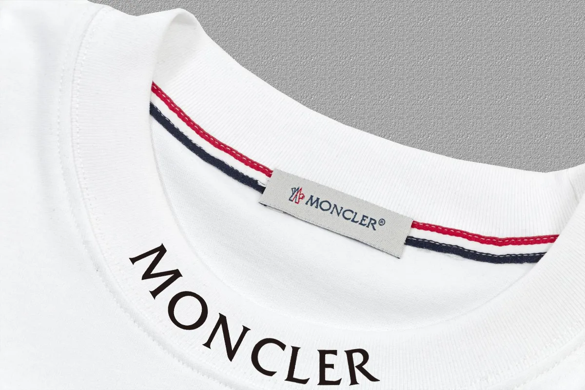 P140 [MONCLER] 2025FW short-sleeved T-shirt, badge + LOGO thick plate, high-end 26s double yarn 300g fabric, heavy fabric, custom stretcher rib, same cylinder and dye, complete three standards, same style for men and women, color: black, white, size: S M L XL 2XL