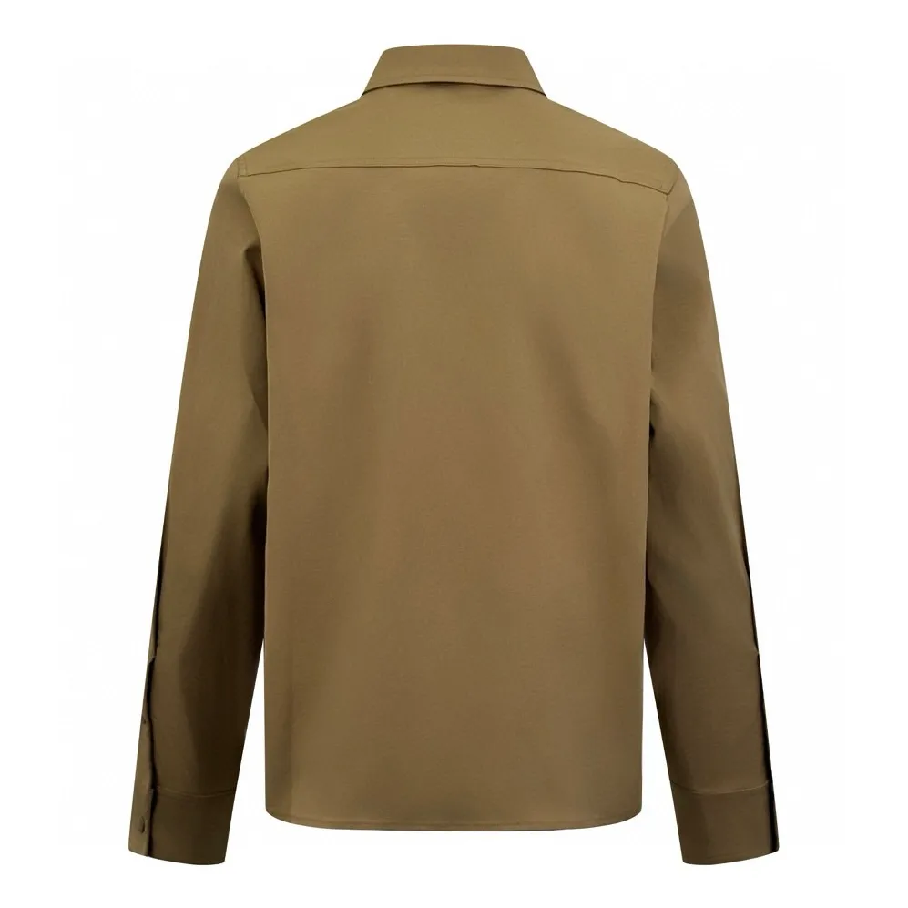 P480 Exclusive supply] Moncler Pocket Logo Zipper Jacket (Khaki) Purchased and developed for the original price of 7,100, the fabric is made of customized high-quality cotton hidden pattern gabardine. It is full of texture and comfortable to the skin. It meets the brown tone and exudes restrained tenderness. The iconic Moncler logo embroidered logo is embellished on it, adding brand recognition. Simple and smooth lines. The zipper opening and closing also follows the principle of minimalism. Use simplicity as the pen and texture as the ink. Use the simplest elements to outline the most moving fashion picture, and use imported special machine infrared to position the "Moncler logo embroidery". The position is more precise. It is firm and strong. The template machine opens the bag. The preset template guides the position of the bag. The shape and size. The accuracy ensures the quality of the bag opening effect. The fabrics have been washed and washed. It has a better hand feel and texture. It is not easy to deform, not easy to shrink, not easy to fade, and maintains long-term beauty. Size:S-M-L-XL