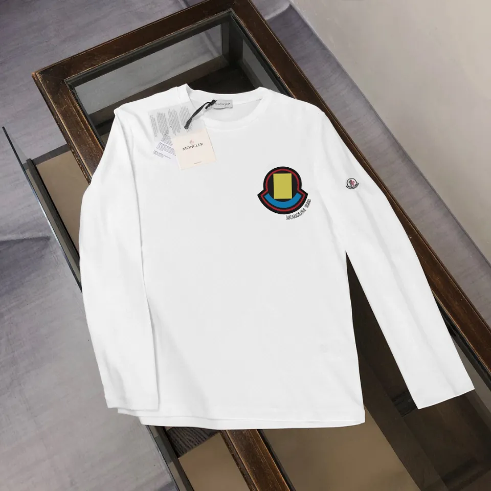 P180, a non-off-the-shelf model, you can trust it. Moncler printed long-sleeved T-shirt, 240g breathable cotton fabric, very soft and comfortable texture, does not shrink, does not deform, does not ball), can be worn alone as a base layer. Original customized accessories, collar label, care mark, hangtag, packaging (perfect details) Color: White Black Size: XS S M L