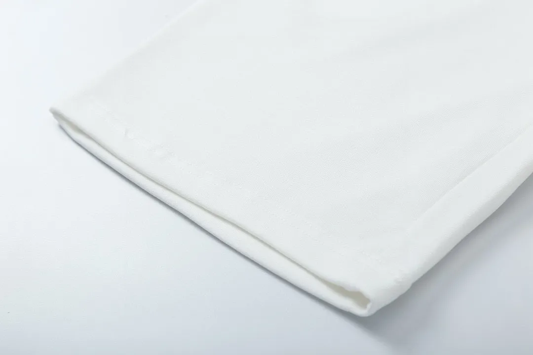 P170 Moncler 2025 new style, light luxury, defective logo printing, essential for daily commuting for men and women, casual shorts ·Customized terry fabric ·Elastic + drawstring adjustable waist ·Waist tag and three wash marks complete Color: White Size: XS S M L