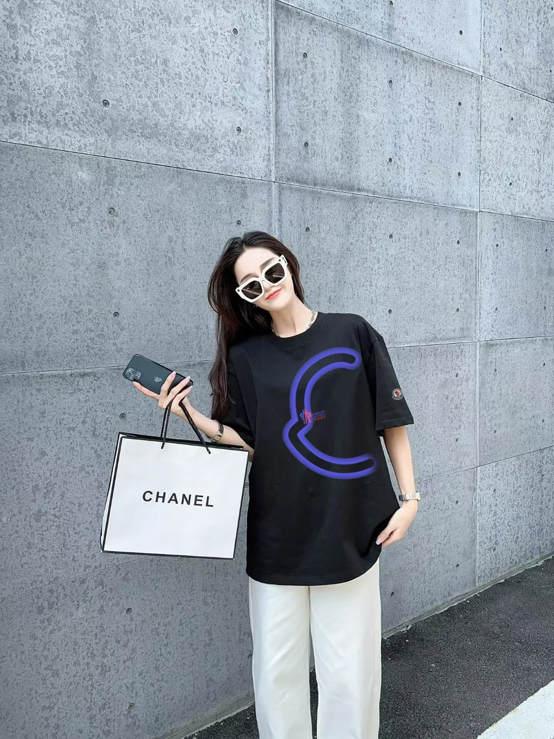 P140 🔥[MONCLER] 2025FW short-sleeved T-shirt, badge + LOGO printing, high-end 26s double yarn 300g fabric, heavy fabric, custom stretcher rib, same vat and dye, complete three standards, same style for men and women, color: black, white, size: S M L XL 2XL