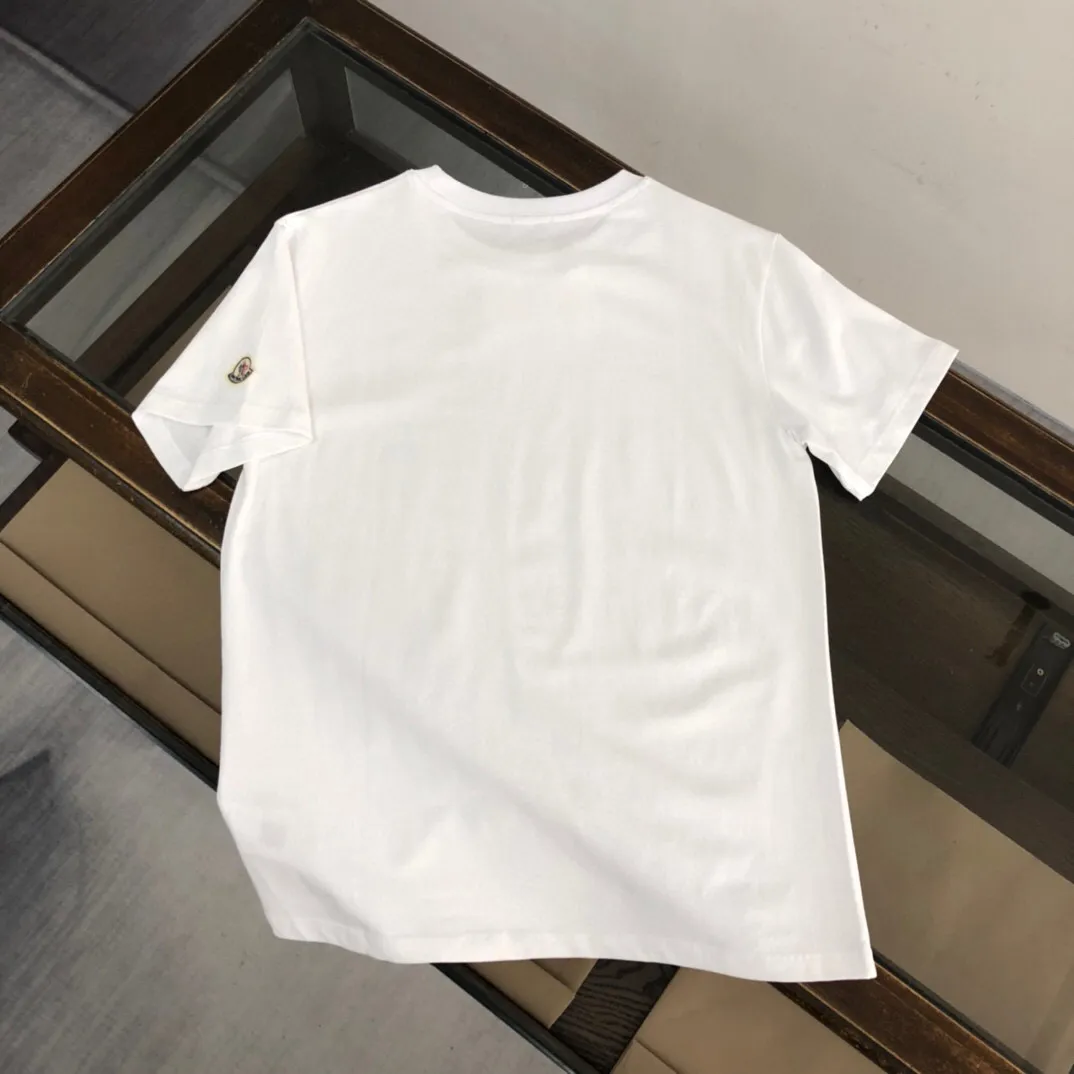P160 🔥MONCLER new summer logo printed short-sleeved T-shirt. [Using custom-made double-ply pure cotton fabric] The upper body is extremely comfortable and breathable. The iconic LOGO element adds a sense of design to the item, creating a simple and elegant style. The upper body will make you look N times more handsome. Size: S～XL