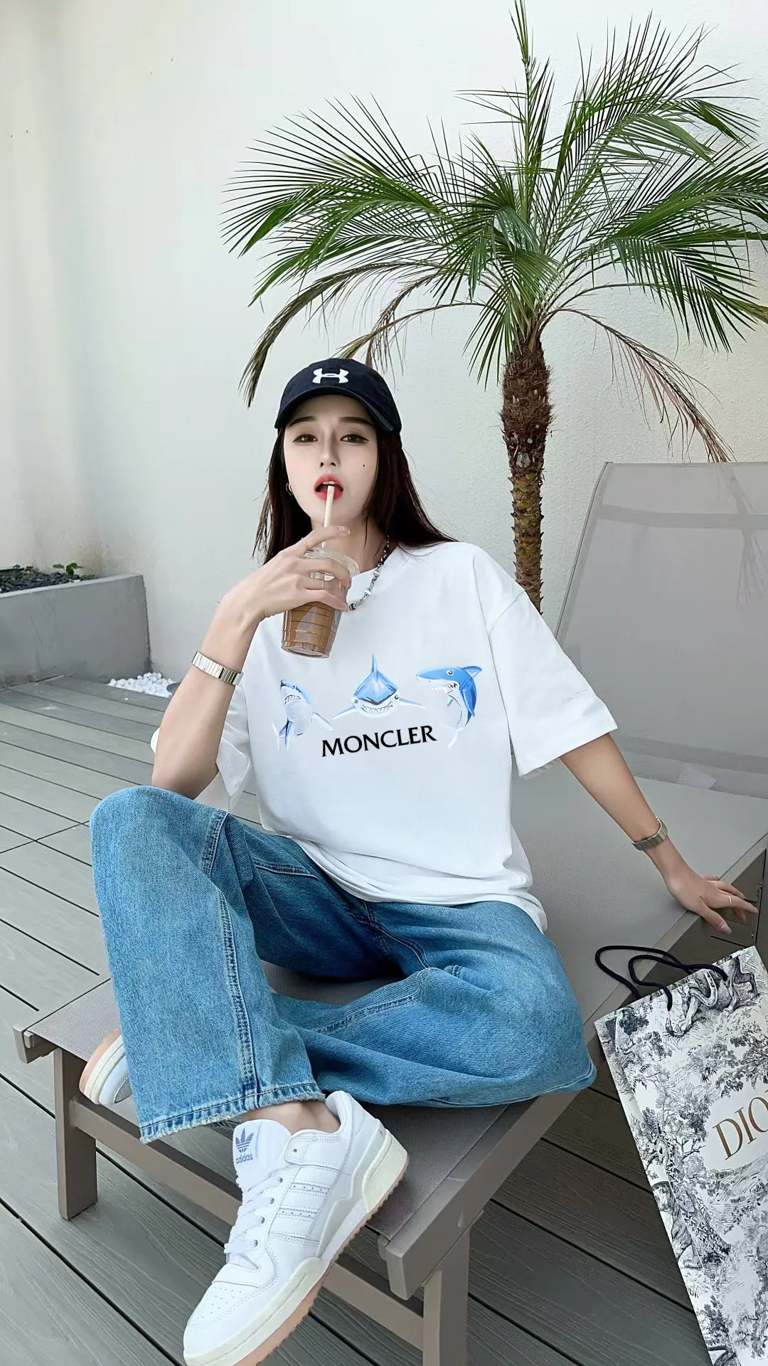 P140 🔥 [MONCLER] 2025FW short-sleeved T-shirt with badge + LOGO, high-end 26s double yarn 300g fabric, heavy fabric, custom stretcher rib, same vat and dye, complete three standards, same style for men and women, color: black, white, size: S M L XL 2XL