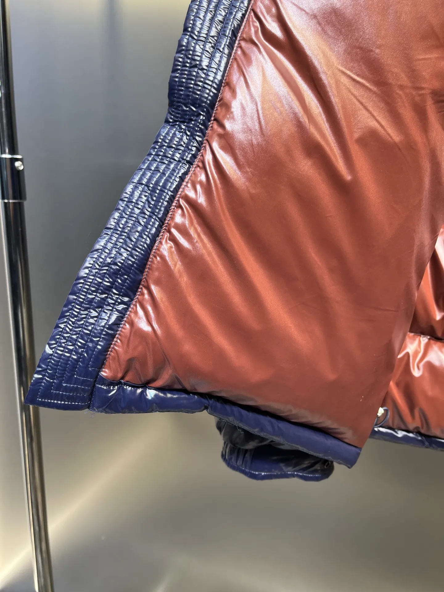P700 𝗠𝗼𝗻𝗰𝗹𝗲𝗿 𝗠𝗮𝘆𝗮/ Moncler's top-quality Maya down jacket is a super hot style that you can't buy in winter. Eason Chan, Nicholas Tse, and Zhao Lusi have been wearing it one after another. They speak for themselves with their strength, a veteran-level style. This series is known for its fluffy bread style and glossy effect. It is the most popular series in the classic main line of the M family. Buying at the counter and from the official website is basically a matter of rush! Promise me to buy it soon! Just needed series! ! Don’t wait until winter when it’s hard to get one size: 123456