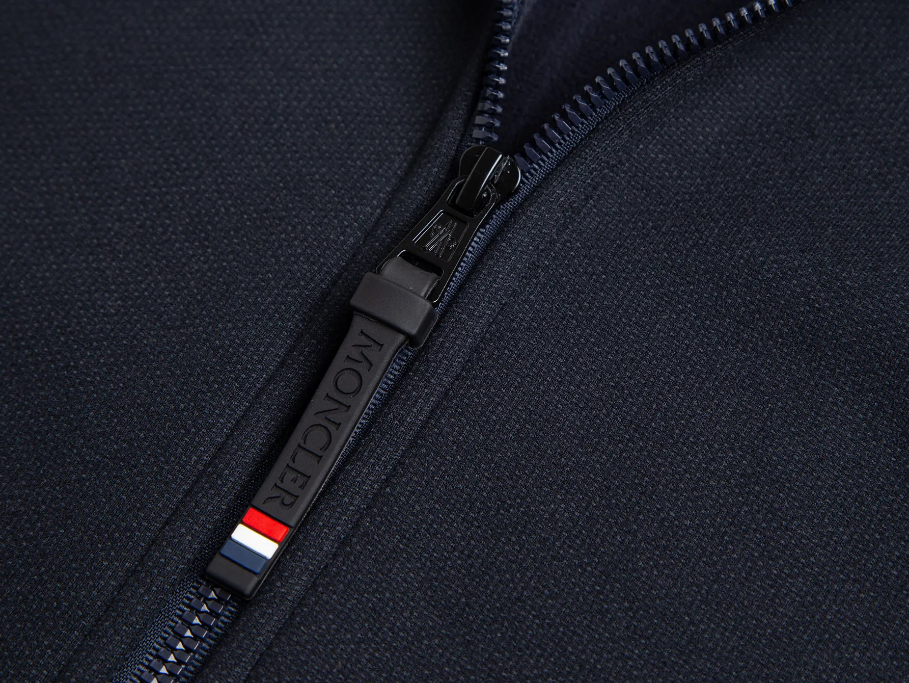💰Coat 205, trousers 170, velvet style, popular recommendation for foreign trade orders - Moncler official website classic style, logo velvet and thickened casual jacket - Made of exclusive custom-made velvet and thickening, threaded in the same vat, custom-made accessories are complete, exclusive quality difference currency, welcome to compare -Color: black royal blue -Size: M L XL XXL