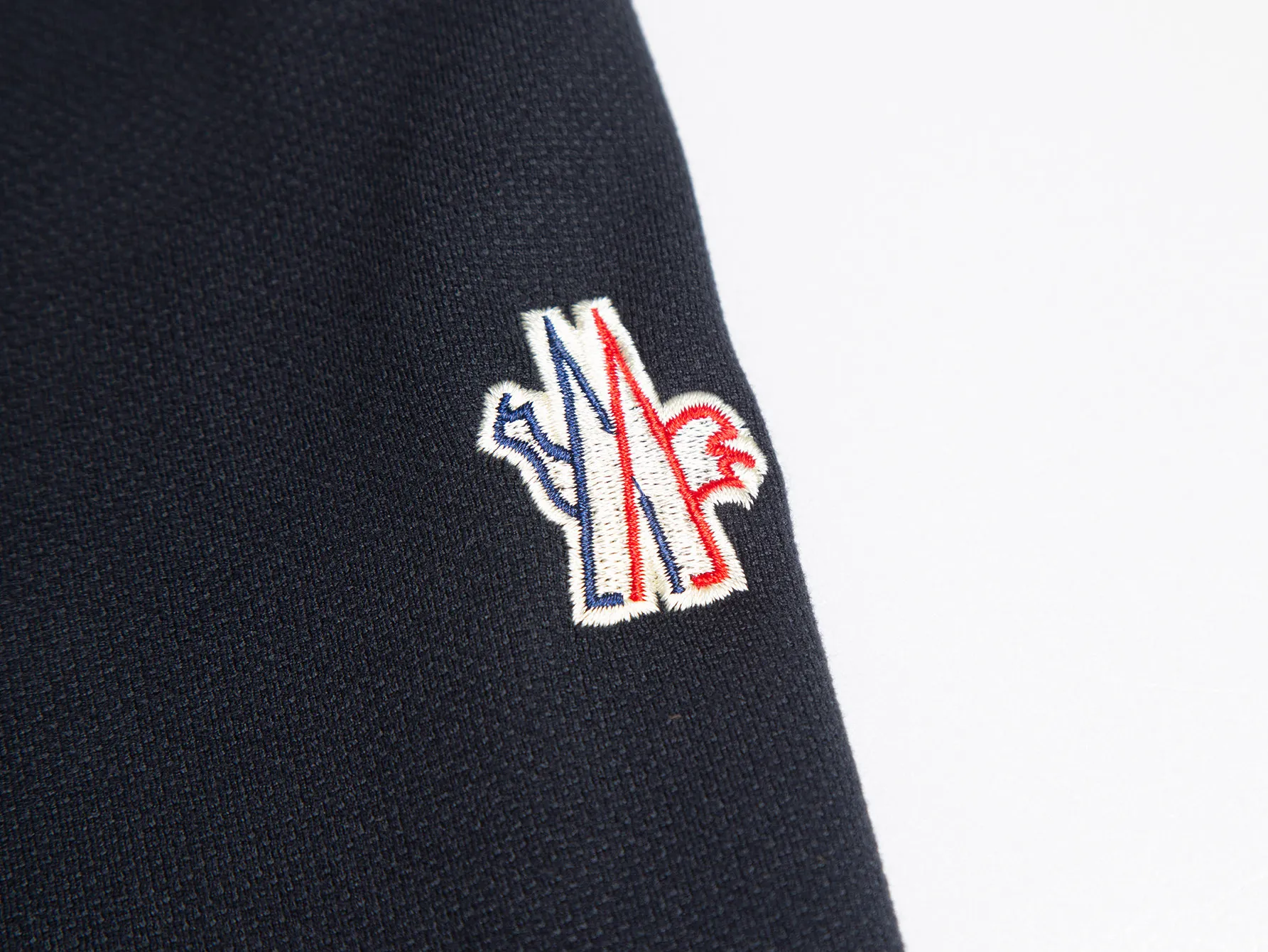 💰Coat 205, trousers 170, velvet style, popular recommendation for foreign trade orders - Moncler official website classic style, logo velvet and thickened casual jacket - Made of exclusive custom-made velvet and thickening, threaded in the same vat, custom-made accessories are complete, exclusive quality difference currency, welcome to compare -Color: black royal blue -Size: M L XL XXL