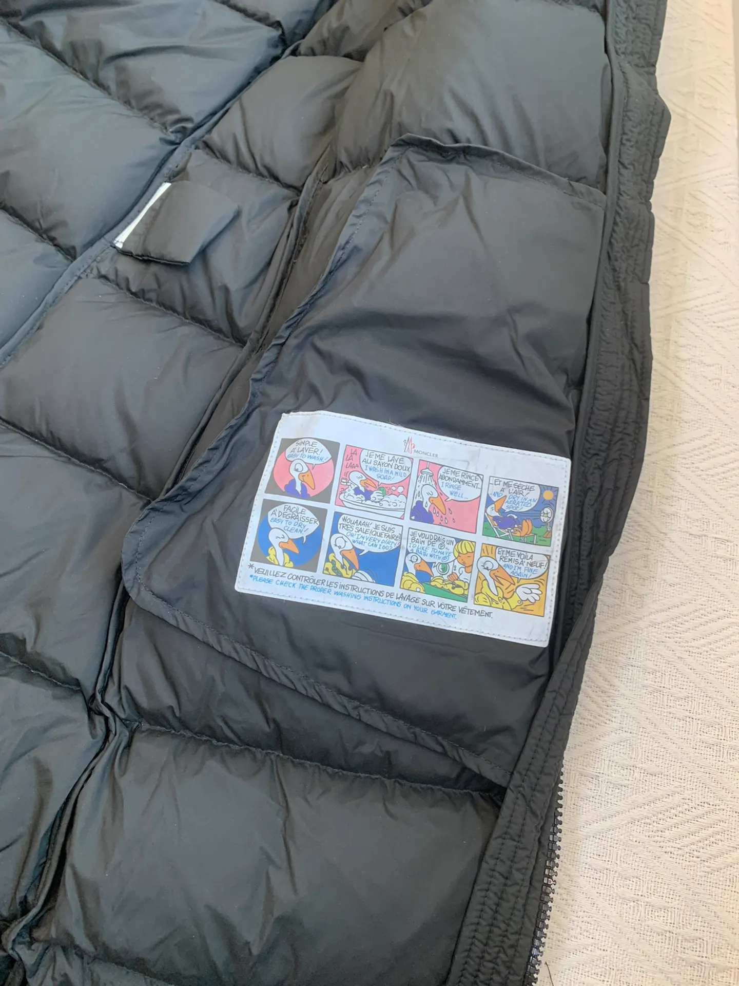 P1140 This is the perfect version of the Meng Mou down jacket!!! It gives you enough warmth from head to toe. The most annoying thing is that it is also slim fit. It also uses Meng Mou’s classic glossy material. All this will definitely create a new generation of Meng Mou’s hot style!!! Please remember its name Fudson... Such hot styles will be made all over the world. What we can do is to give you authentic counter products... no matter from the filling degree of the down, the matte finish of the fabric, the glossiness of the fox fur, the fineness of the hardware. All support your unconditional comparison... ⚠️Thank you🙏 Mengkou's constantly upgraded anti-counterfeiting technology makes authentic down jackets stand out in minutes...NFC anti-counterfeiting technology. If you have an Android phone with NFC function, hurry up and experience the latest anti-counterfeiting technology after receiving the goods... ⚠️Silver Fox Fur Collar Every silver fox fur collar is imported from Finland and is unique. Many people say that the feel is different. That's because every fox is different. Just like the fur of each of us is different, it is a truth. If it is all the same softness, it is artificial processing... ⚠️Goose down filling 95 European standard goose down filling, real top goose down, the softness and warmth are unparalleled. The whole dress is 100% goose down filling. When you touch it with your hands, you can feel it without any impurities and softness. This is the most intuitive feeling... ⚠️ Comes standard with a dust bag, perfect for gift giving and self-wearing, the latest moncler HUDSON Silver Fox Extra Long Down Jacket If you like it, don't miss it.... This is the perfect version of a muffler down jacket!!!! It gives you enough warmth from head to toe. The most annoying thing is that it is also slim. It also uses the classic glossy material of the muffler. All this will definitely create a new generation of muzzle hits!!! Please remember its name. Hudson... Such hot styles will be made all over the world. What we can do is to give you the authentic products from the counter... No matter from the filling degree of the down or the color of the fabric The glossiness of the fox fur and the fineness of the hardware all support your unconditional comparison... ⚠️Thank you🙏 Mengkou's constantly upgraded anti-counterfeiting technology makes authentic down jackets stand out in minutes...NFC anti-counterfeiting technology. If you have an Android phone with NFC function, hurry up and experience it after receiving the goods. The latest anti-counterfeiting technology... ⚠️Silver Fox Fur Collar Each silver fox fur collar is imported from Finland and is unique. Many people say that the feel is different. Dear, that's because every fox is different, just like the fur of each of us is different. If the softness is all the same, it is artificially processed... ⚠️Goose down filling 95 European standard goose down filling. Real top goose down. The softness and warmth are unparalleled. The whole dress is 100% goose down filling. When you receive the goods, you can touch it with your hands and feel it. There is no impurity and softness. This is the most intuitive feeling... ⚠️ Comes standard with a dustproof bag. It’s perfect for giving as a gift and wearing for yourself. The latest moncler FUDSON silver fox extra long down jacket. If you like it, don’t miss it....