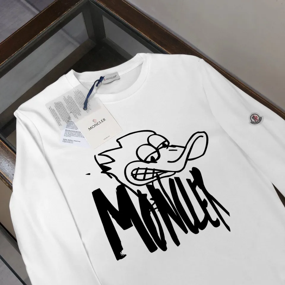 P180, a non-off-the-shelf model, you can trust it. Moncler printed long-sleeved T-shirt, 240g breathable cotton fabric, very soft and comfortable texture, does not shrink, does not deform, does not ball), can be worn alone as a base layer. Original customized accessories, collar label, care mark, hangtag, packaging (perfect details) Color: White Black Size: XS S M L