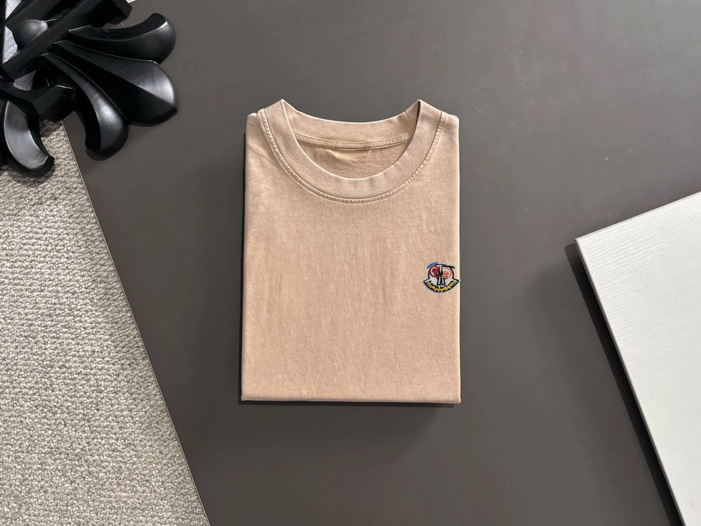 Next day shipping P460 MONCLER/Mongolian high quality 2025 spring and summer new casual heavy industry suit exclusively developed by yb! High quality production! Imported custom-made fabrics for foreign orders, with high breathability and comfort, impeccable details, brand element design concept, delicate and soft feel! It presents a casual cut and the upper body shape is great! On sale simultaneously on the official website! From a high-end men's positioning brand, the low-key luxury taste is irresistible! Exquisite workmanship and impeccable quality! The overall style is simple, fashionable and timeless, fully meeting the requirements of stylish and tasteful dressing! Size: S-XXL
