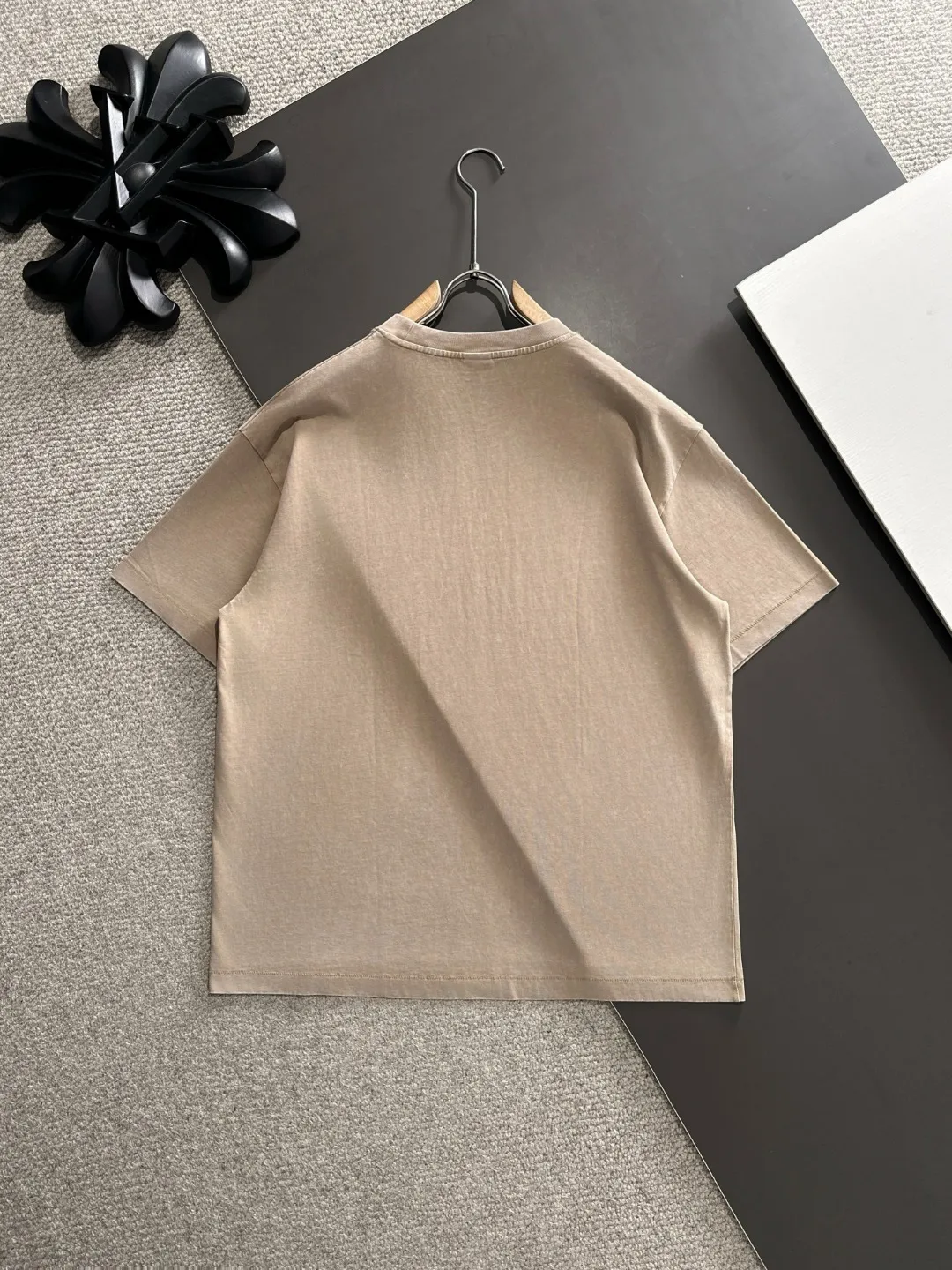 Next day shipping P460 MONCLER/Mongolian high quality 2025 spring and summer new casual heavy industry suit exclusively developed by yb! High quality production! Imported custom-made fabrics for foreign orders, with high breathability and comfort, impeccable details, brand element design concept, delicate and soft feel! It presents a casual cut and the upper body shape is great! On sale simultaneously on the official website! From a high-end men's positioning brand, the low-key luxury taste is irresistible! Exquisite workmanship and impeccable quality! The overall style is simple, fashionable and timeless, fully meeting the requirements of stylish and tasteful dressing! Size: S-XXL