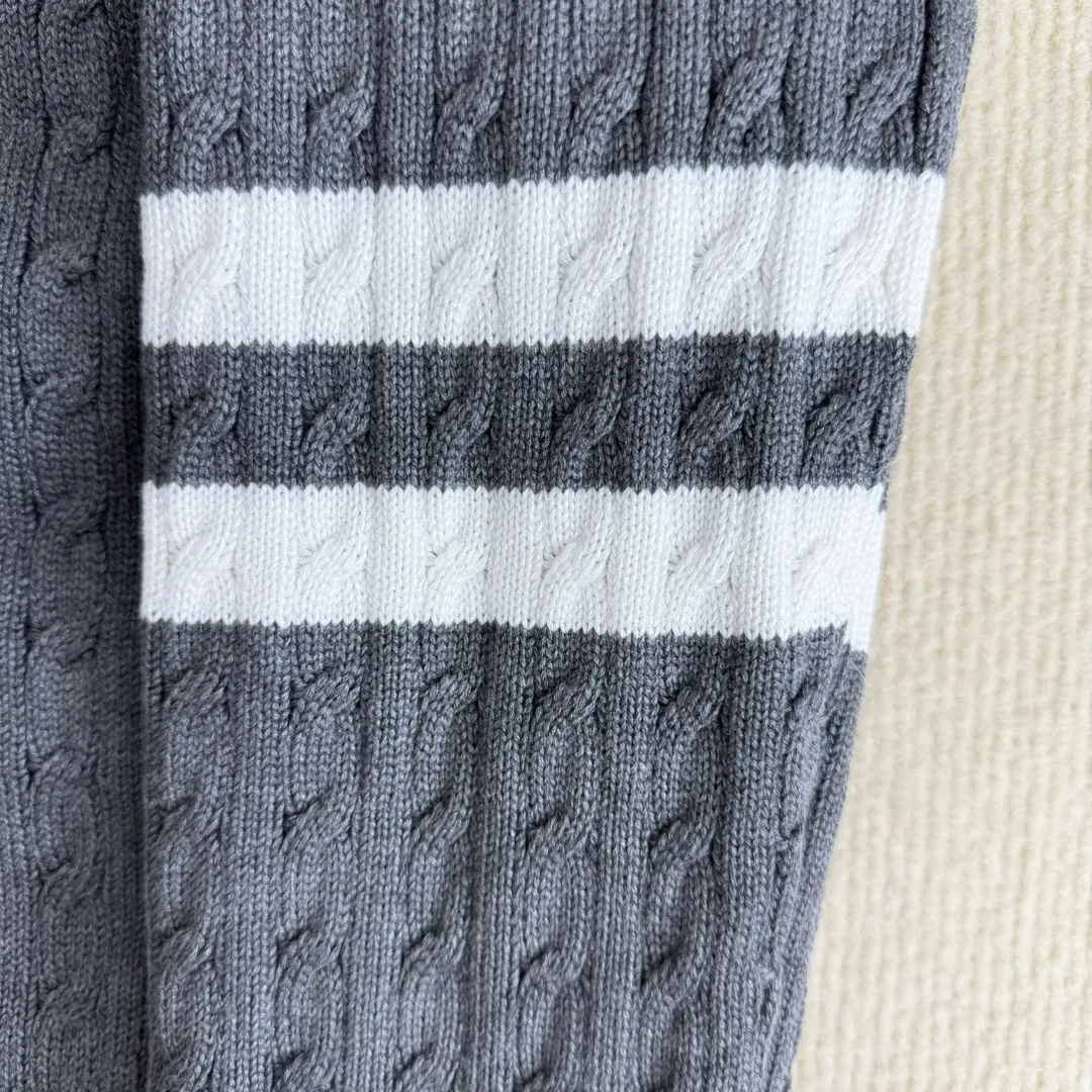 P540 model number Complete three standards Moisture-proof paper Differentiated market currency Free comparison OS version Can be worn up to 200 pounds without pressure Comfortable upper body Color: Black Gray Size: S-XL