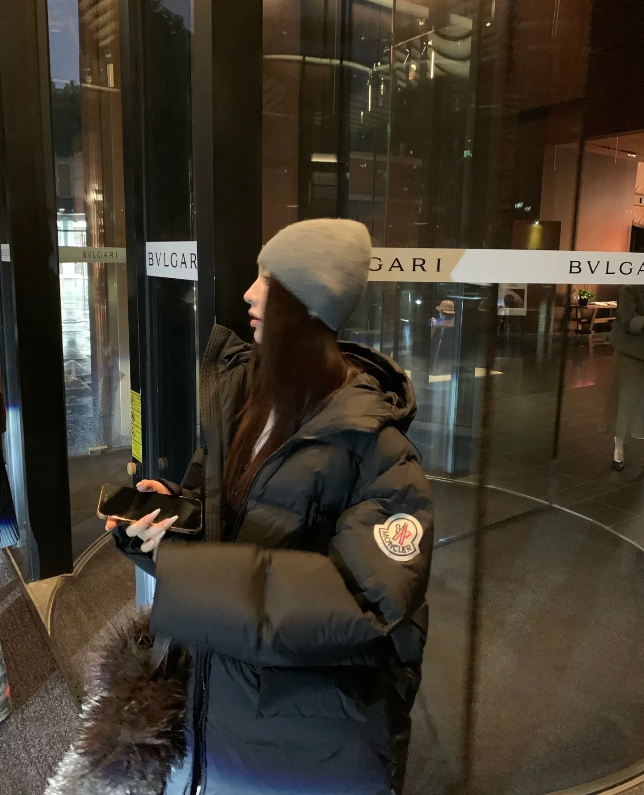 P880 Upper body effect｜Moncler Bosona mid-length large felt badge down jacket. Couple style. Walking duvet. The version is really easy to wear.
