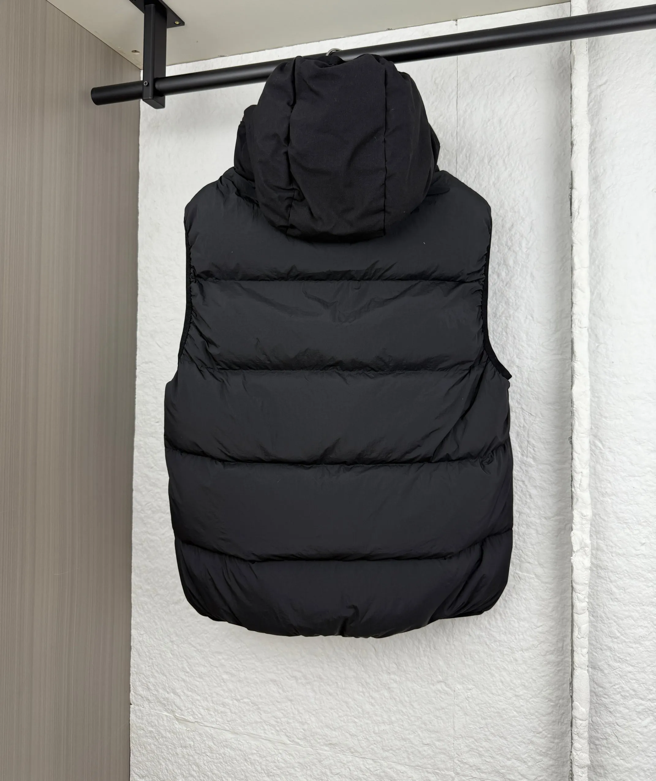 P700 Moncler masked Guersac series twill quilted hooded down vest 1/2/3/4