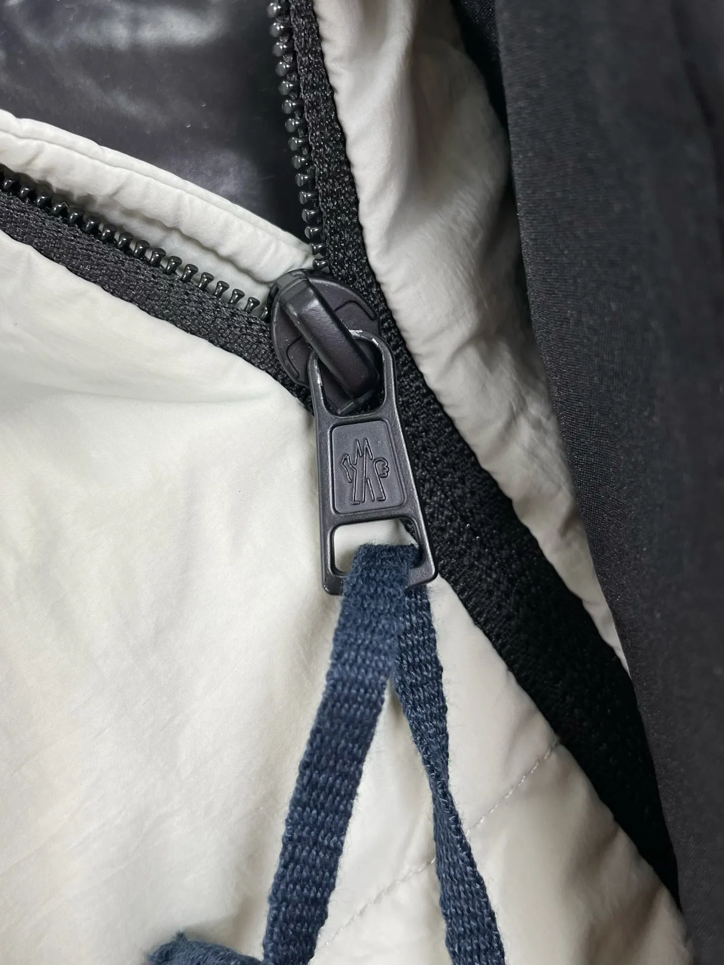 P870 (high version) Moncler-Moncler-25ssMONCLER access control three-dimensional embossed letter down jacket Size:0 1 2 3 4 5