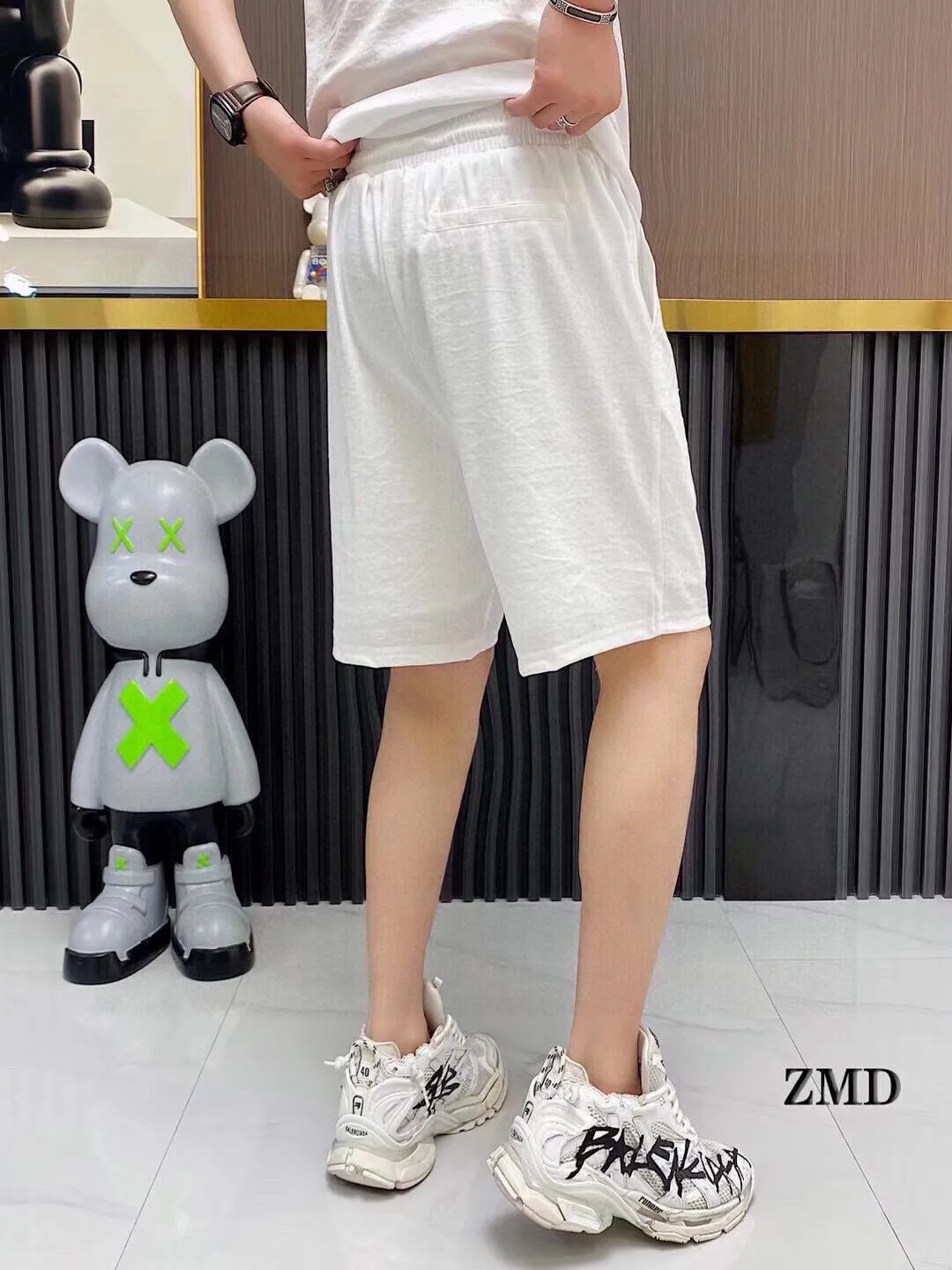P290 Brand【MONCLER】2025 new men's short-sleeved shorts suit! Synchronous sales on the official website! High-end version on the market! It feels delicate and soft! Make you more comfortable to wear! The draped silhouette is awesome! Size: M-5XL (please state your height and weight when placing an order)