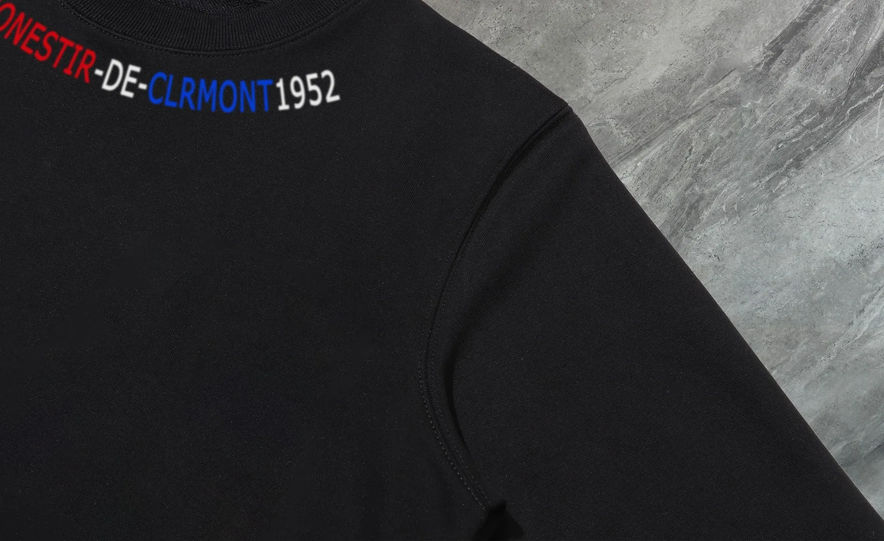P210 High-version sweatshirt) [Long-term stock] 〖𝐌𝐎𝐍𝐂𝐋𝐄𝐑~Mask〗 Made of 440g heavy-weight fabric. It is different from the market currency. It can be matched with any variety and is properly handsome. 😎The whole dress is made of double waistcoats. The double waistcoats make the whole dress more three-dimensional. Not ordinary factories can do such fine work. 2025 Spring catwalk version of the T stage, on sale at the counter, exquisitely printed round neck terry sweatshirt, high-end double-ply cotton, custom-made stretch ribs, dyed in the same vat, complete with three standards, matched with digital printing patterns and very breathable, same style for men and women, color: black, white, apricot, size: S M L XL 2XL
