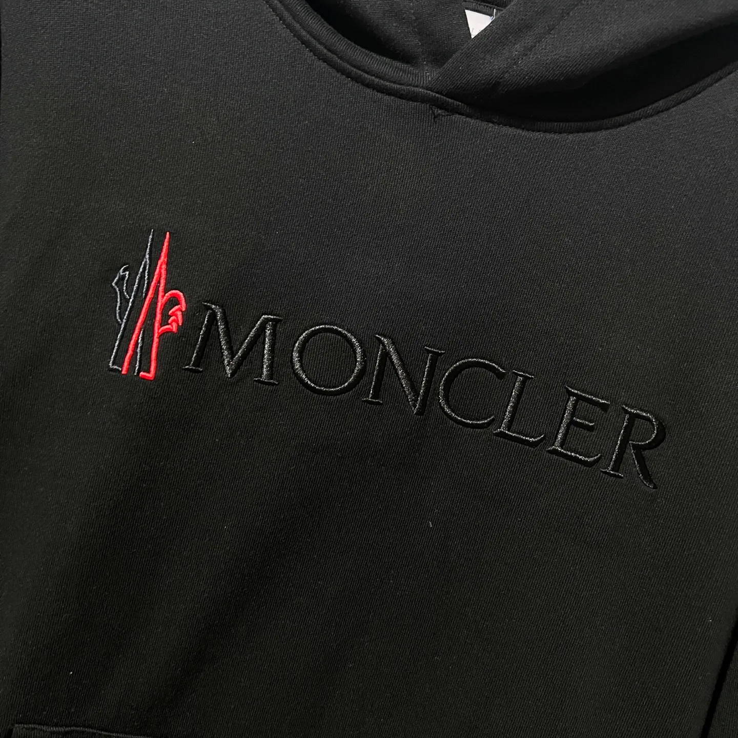 P260 MONCLER/Mask 420g pure cotton hooded sweatshirt, color block embroidery🪡letter arrangement LOGO arm patch logo, official synchronization, high version, high quality, fashionable personality, versatile trend, pure original quality, original fabric, tag, collar label, washed wheat, complete three standards, color: black, white, gray. Size: XS-L