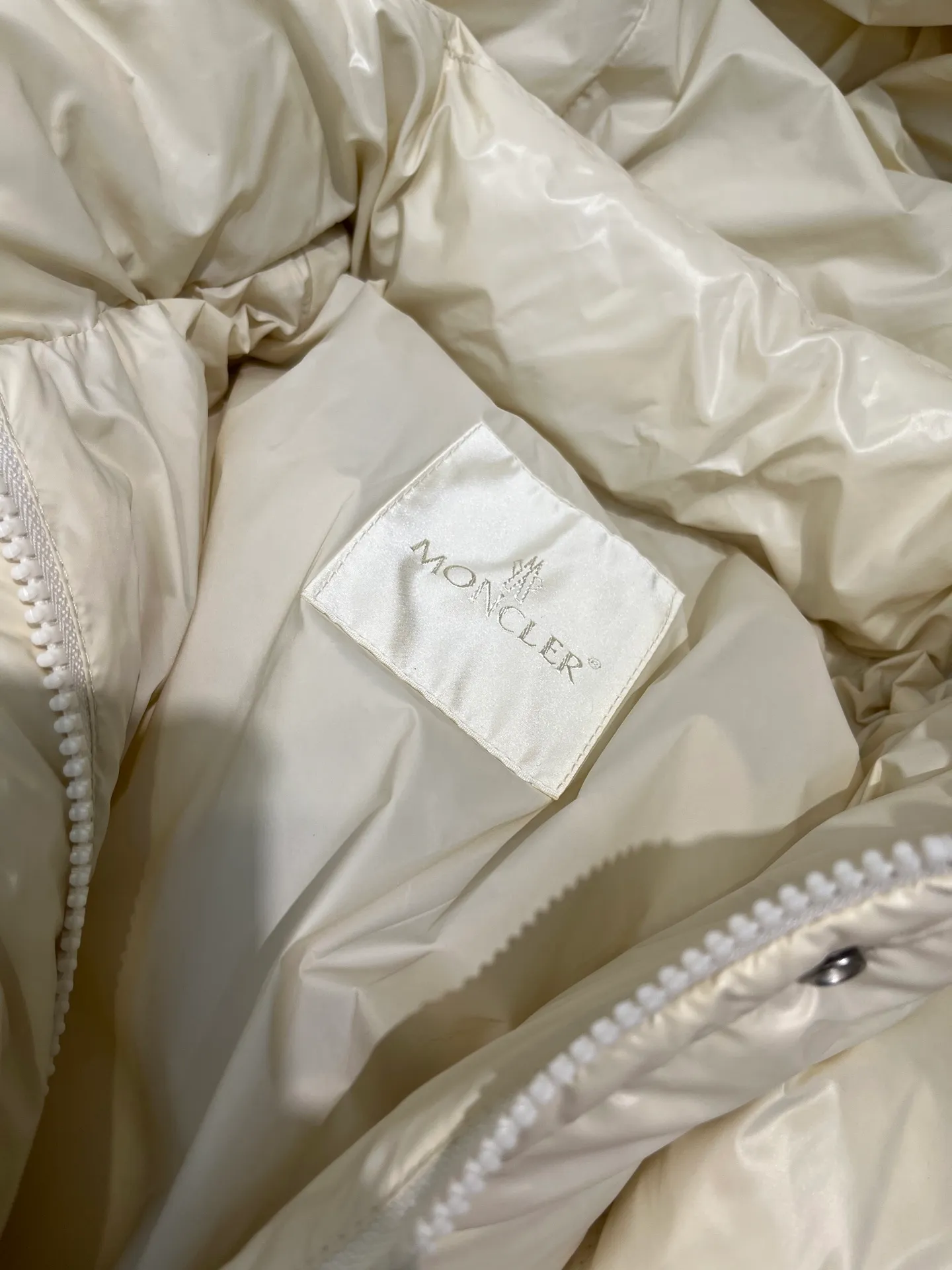 P880 Moncler🌟Moncler