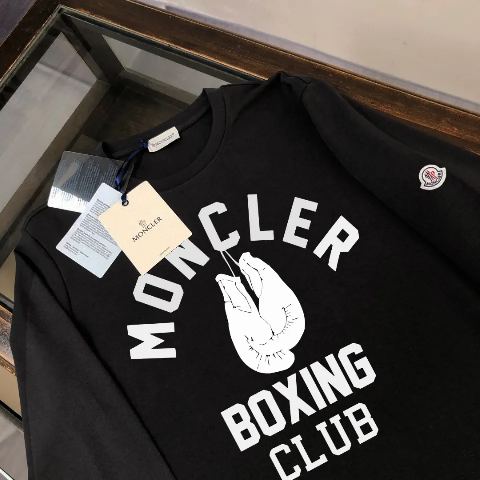 P180, a non-off-the-shelf model, you can trust it. Moncler printed long-sleeved T-shirt, 240g breathable cotton fabric, very soft and comfortable texture, does not shrink, does not deform, does not ball), can be worn alone as a base layer. Original customized accessories, collar label, care mark, hangtag, packaging (perfect details) Color: White Black Size: XS S M L