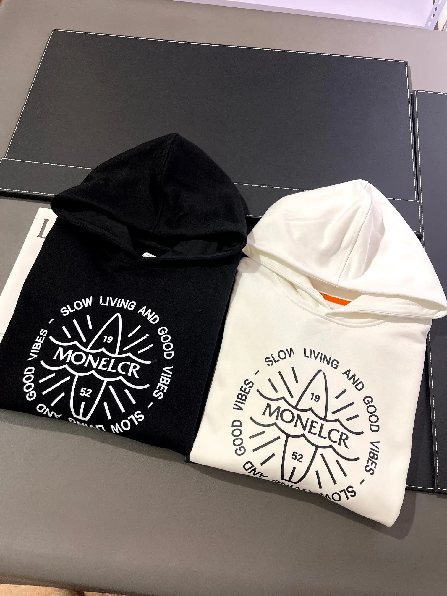 P250 2025 new autumn and winter 420g velvet hooded sweatshirt Process: Printing logo: MONCLER Color: Black White Size: M~3XL